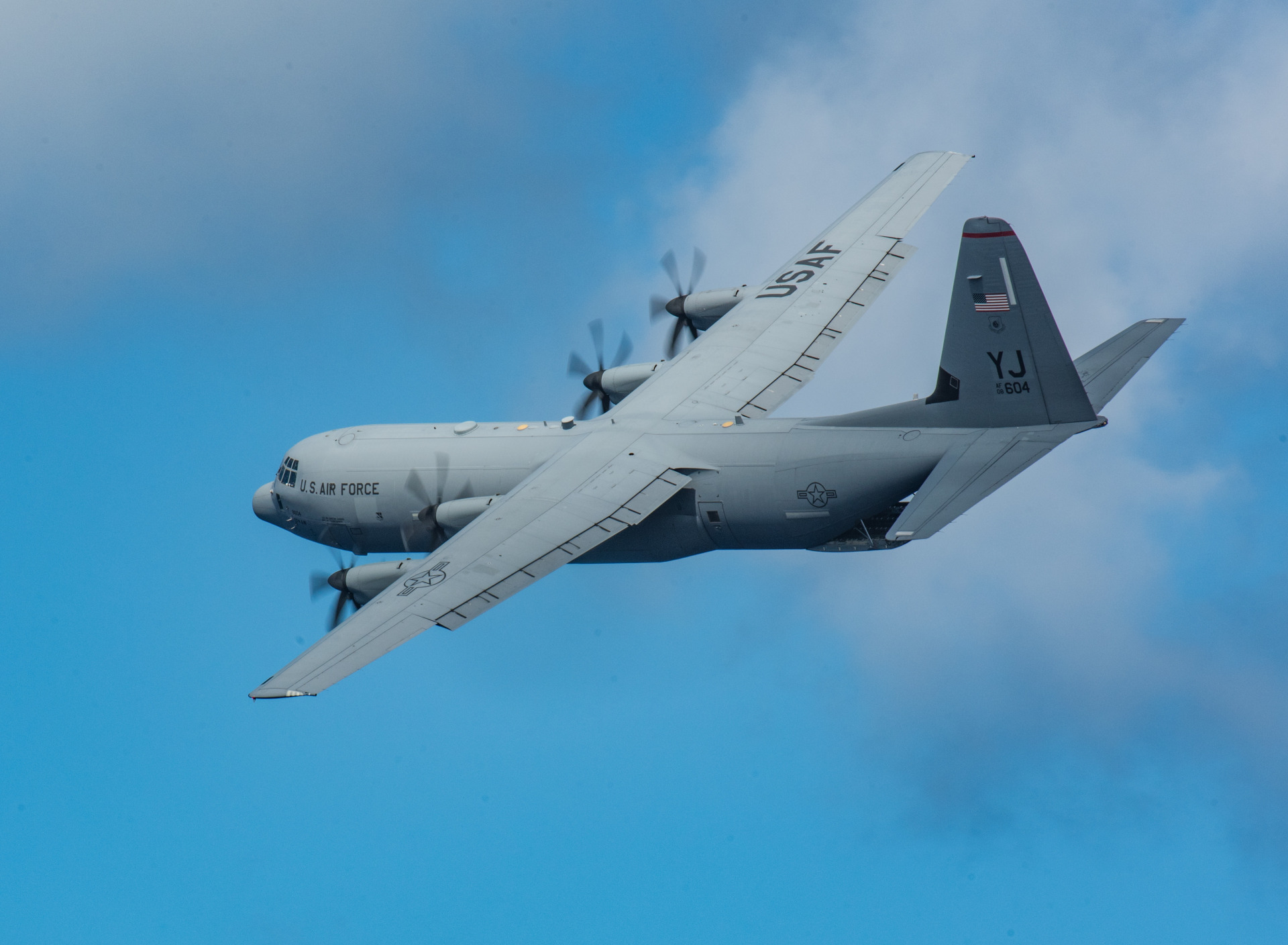 Самолет с 130. C-130 Hercules. Самолет c-130j Hercules. Lockheed Martin c-130j super Hercules. Локхид c-130 «Геркулес».