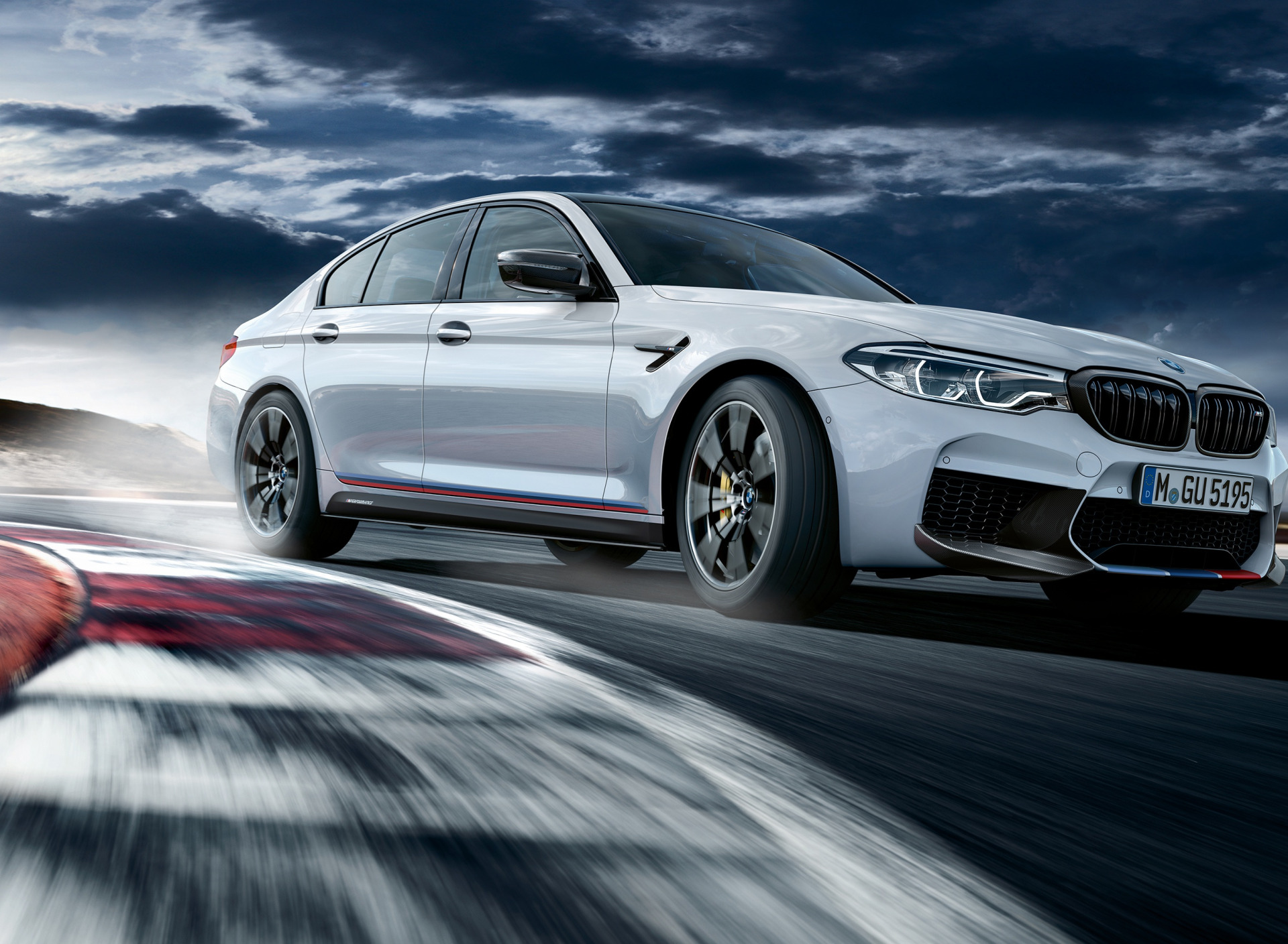 Bmw m5 level performance. BMW m5 2018 Performance. BMW m5 m Performance. BMW m5 f90 Performance. БМВ 5 М перфоманс 2018.