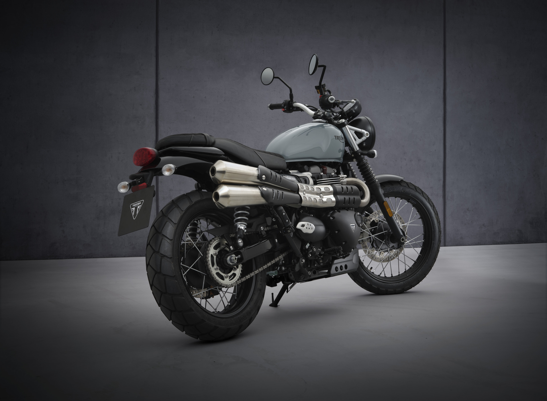 Triumph street scrambler. Триумф скремблер 900. Triumph Street Scrambler 2021. Мотоцикл Триумф стрит скремблер. Scrambler 2021.