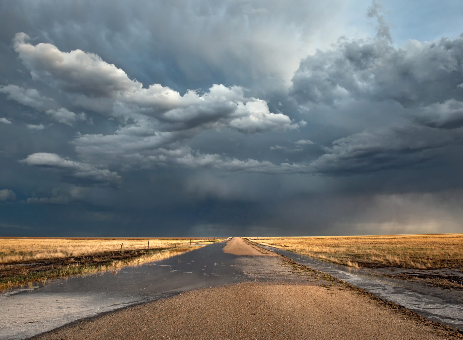 After the storm. Пасмурное небо. Хмурое небо. Дождливое небо. Пасмурное небо Горизонт.