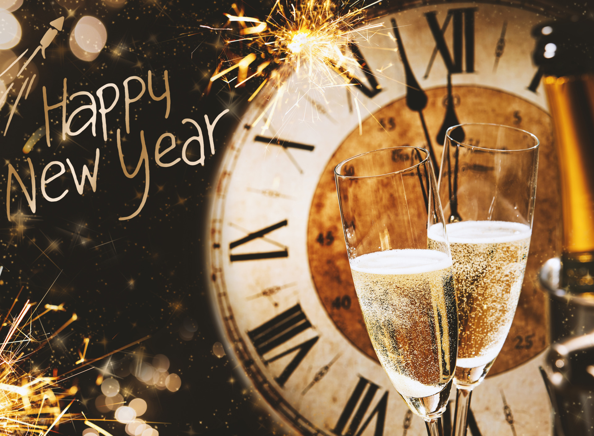 Ночь в бокале песня. Стильные новогодние часы. Шампанское часы новый год. Новый год часы бокал. Новый год куранты шампанское.