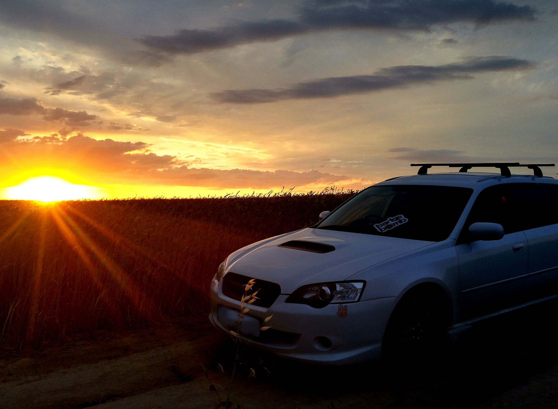 Subaru на закате