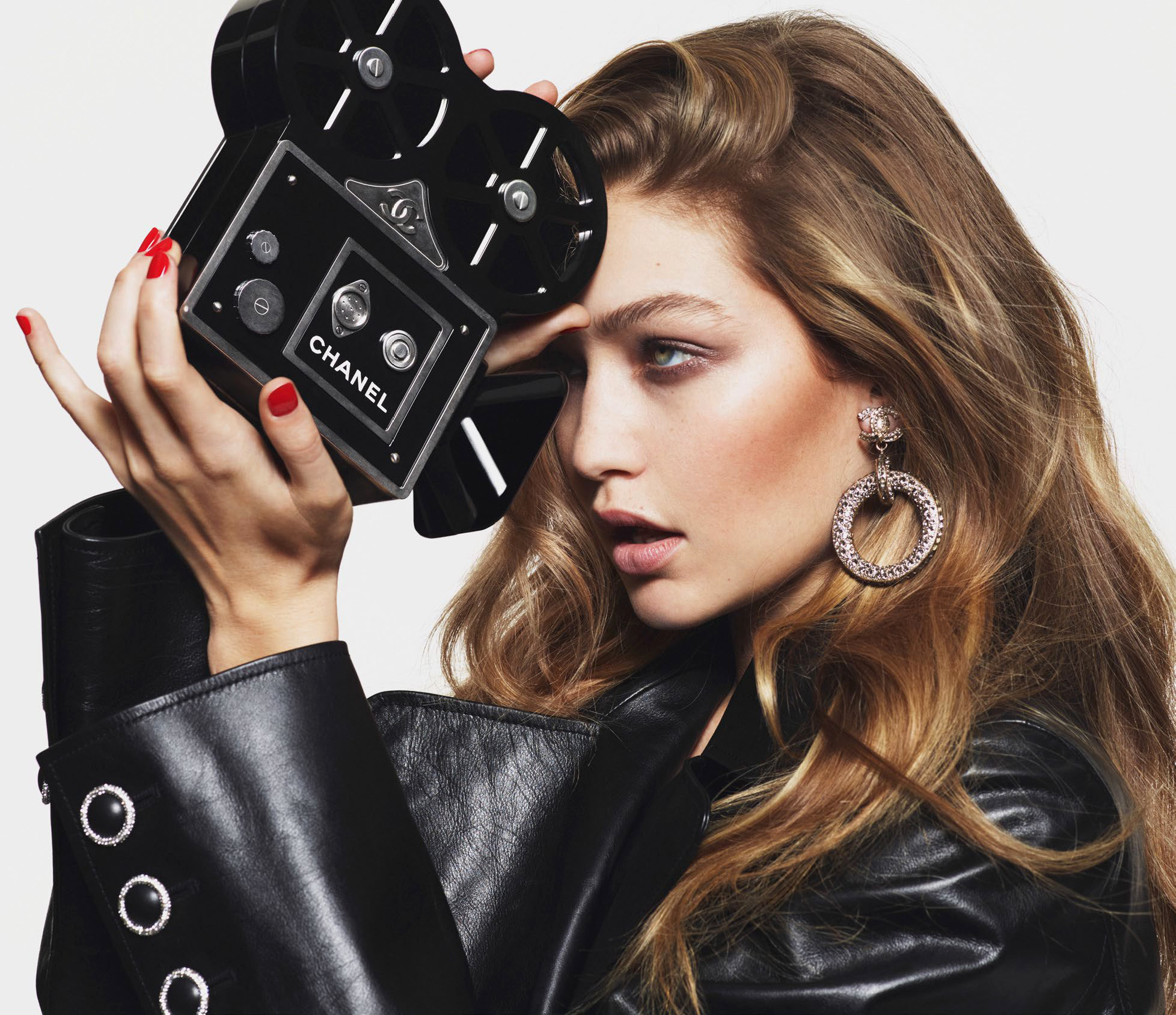 March 2016. Джиджи Хадид. Джиджи Хадид Vogue. Джиджи Хадид модель. Gigi Hadid Chanel.