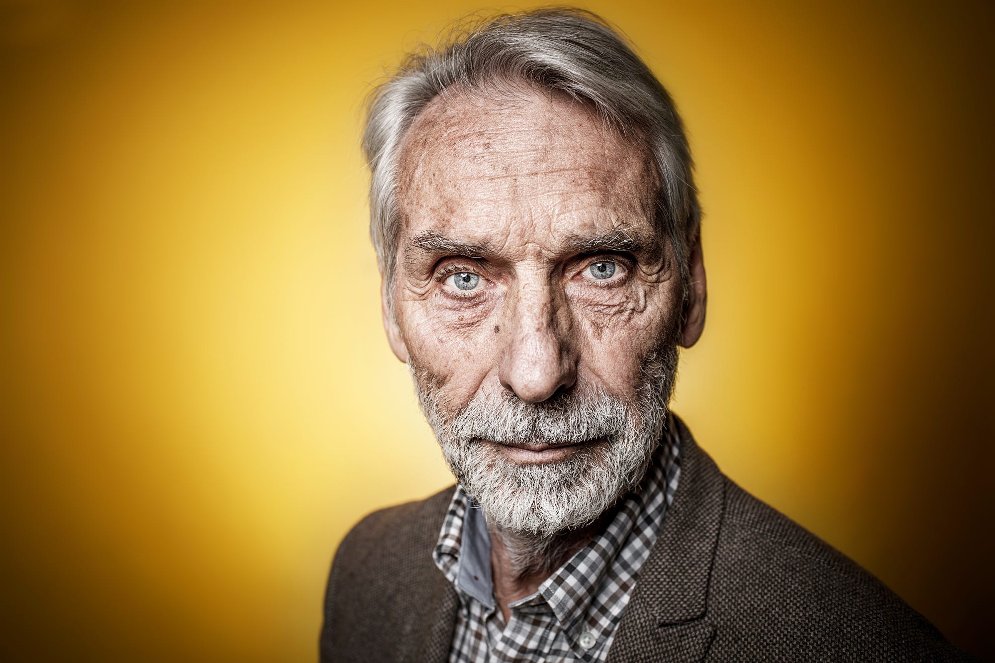 75 лет возраст мужчины. Портрет человека. Портреты людей фото. Фотопортрет старика. Портер человека.