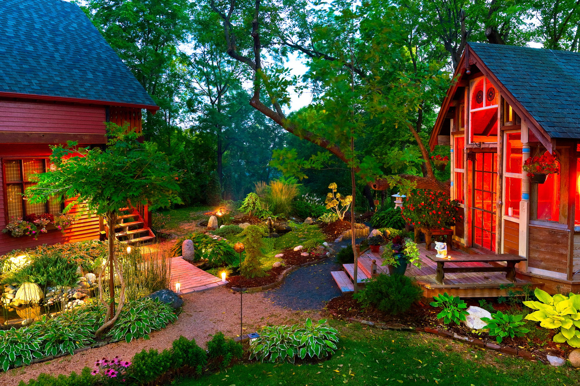 Дома около сад дедушки. Красивая дача. Домик в саду. Красивый домик с садом. Красивый сад на даче.