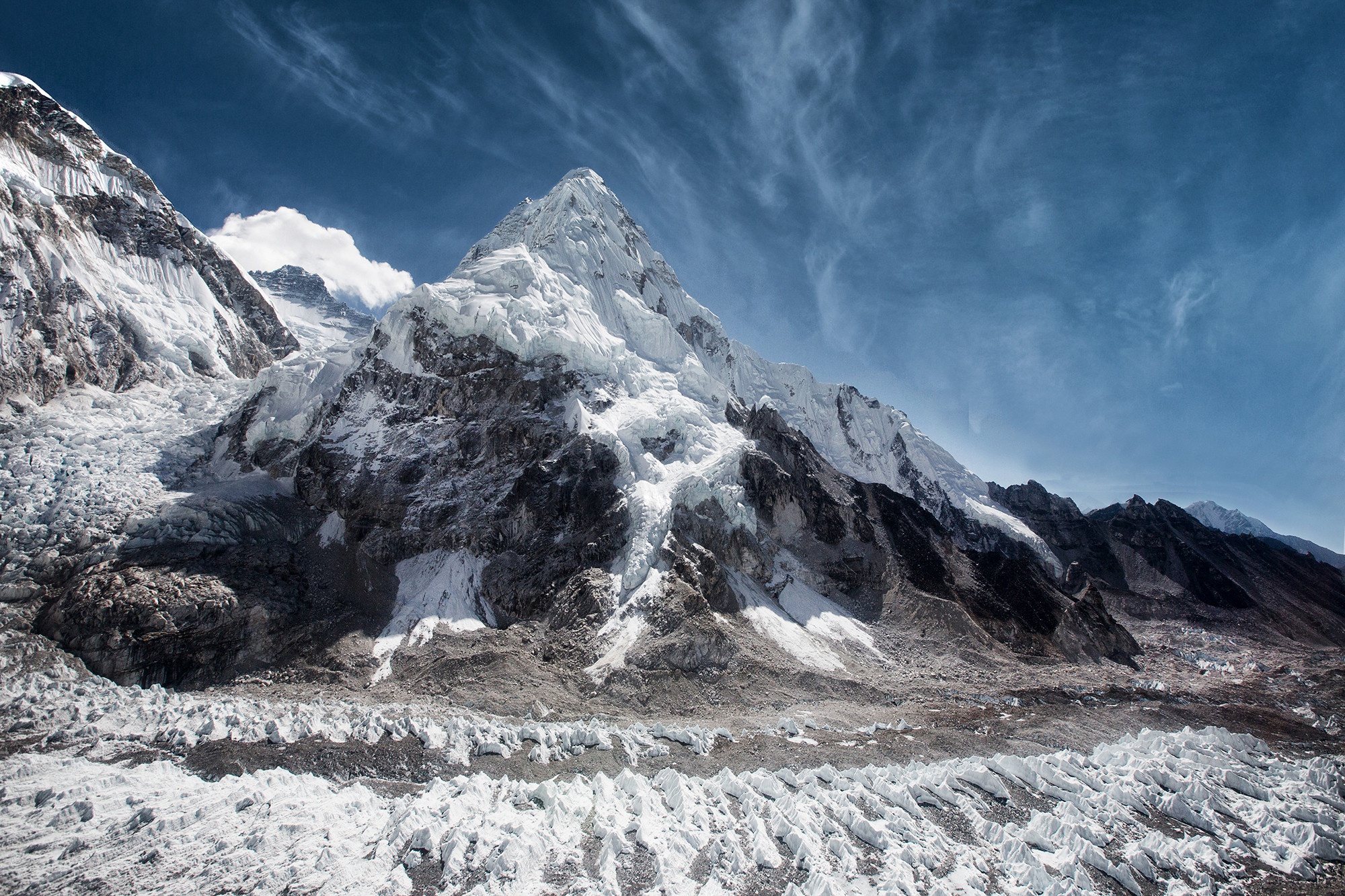 Ломаные горы. Непал Горная вершина Джомолунгма (Эверест). Гималаи Эверест. Вершины: Джомолунгма (Эверест) (8848м),. Джомолунгма (Гималаи) - 8848.