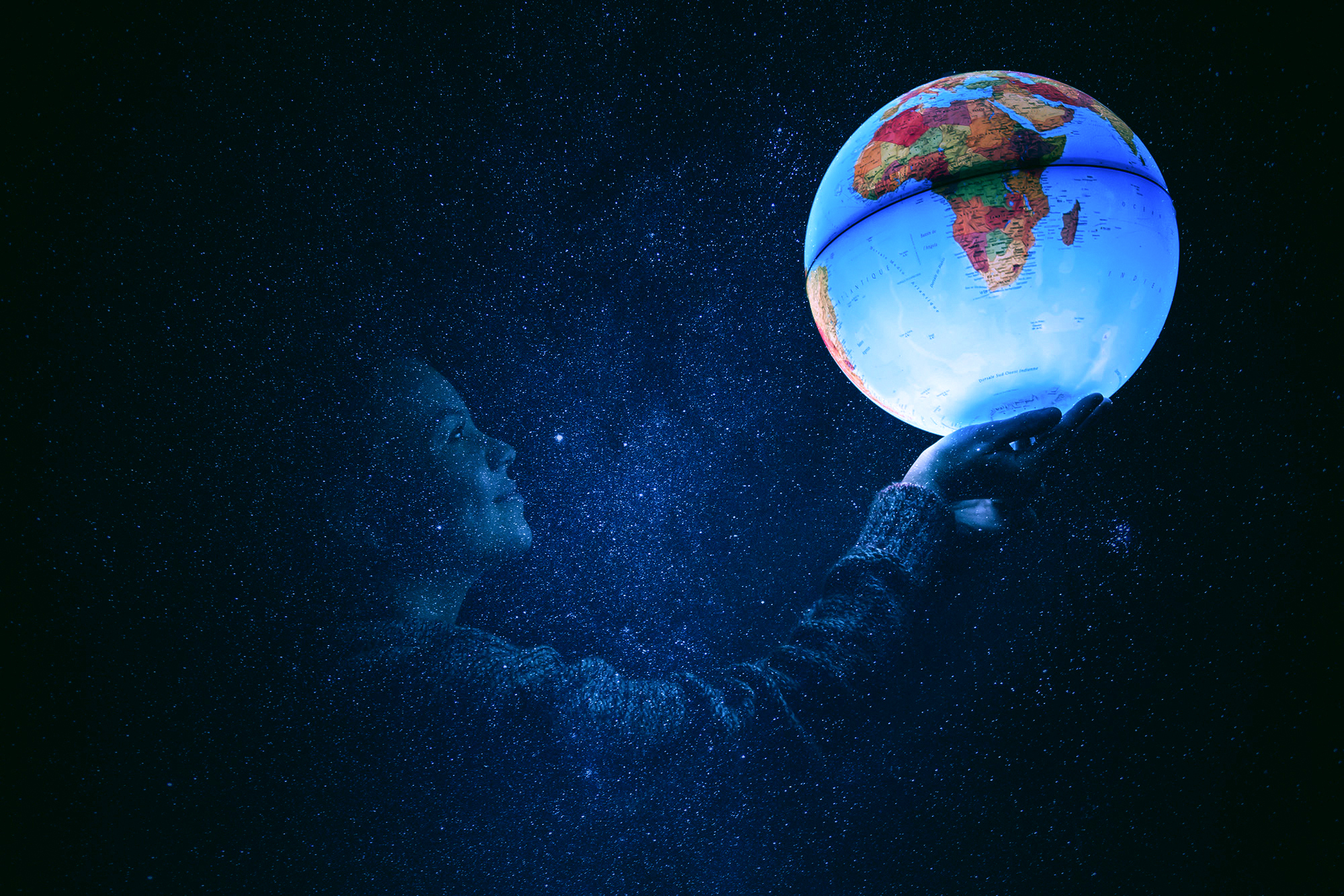 Стихотворение ночью я чинила глобус. Земной шар. Планета земля арт. Земной шар Глобус.