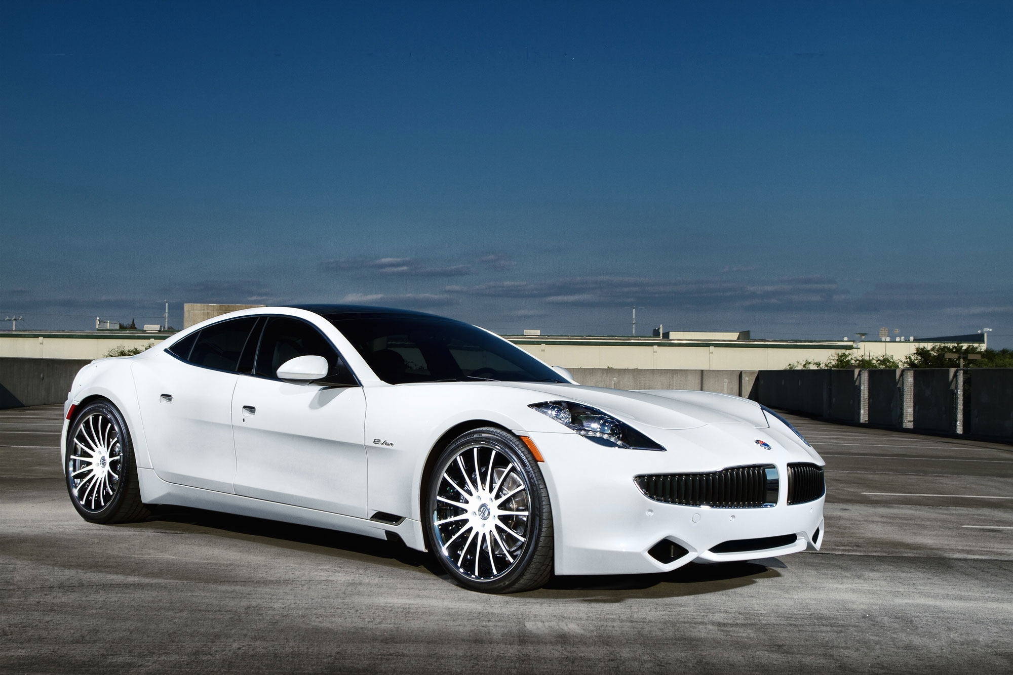 Уайт автомобиль. Fisker Karma. Автомобиль Fisker Karma. Fisker Karma White. Fisker BMW.