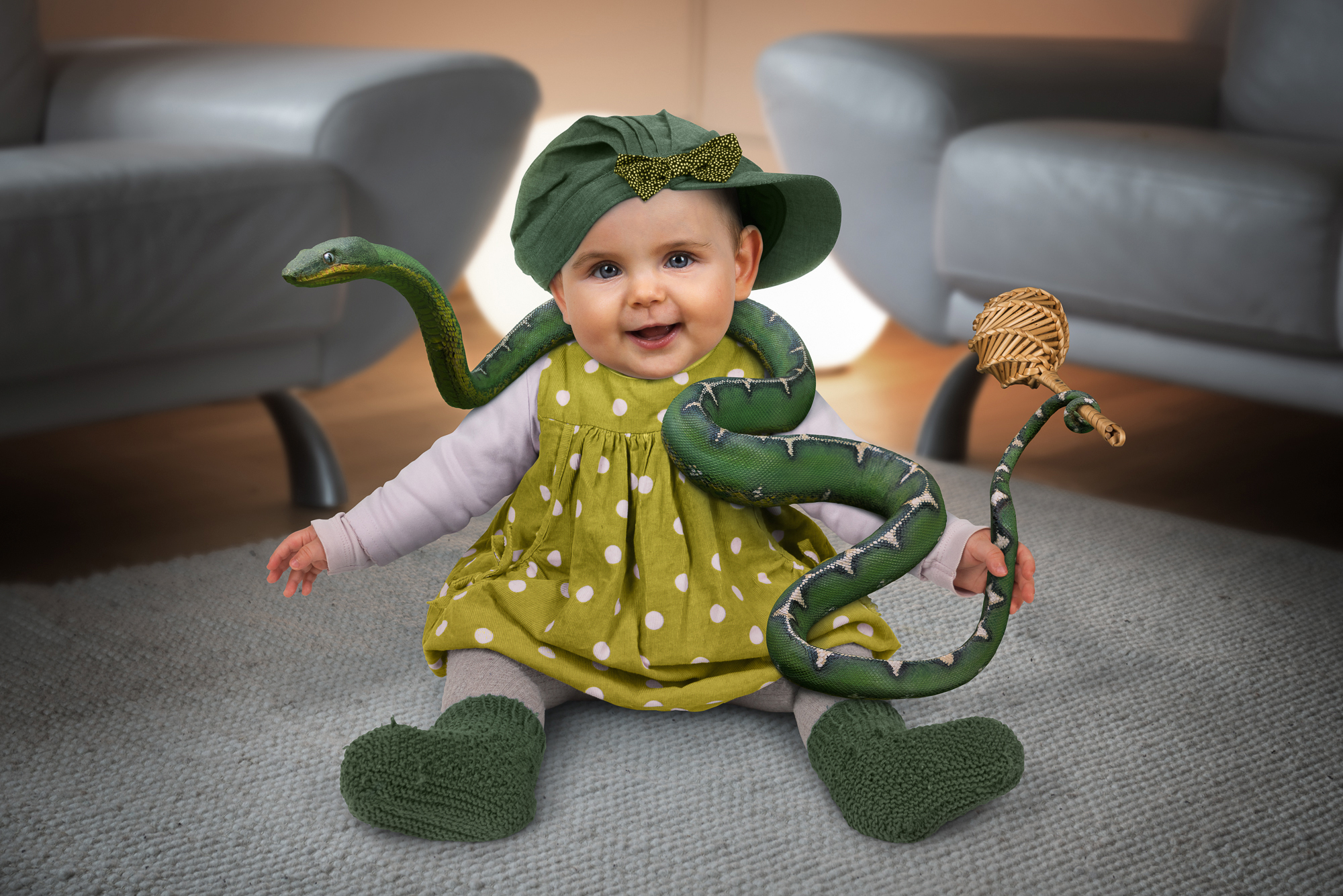 Девочка змейка. Дети со змеями. Костюм змеи. Девочка змея. Фотосессия со змеями.