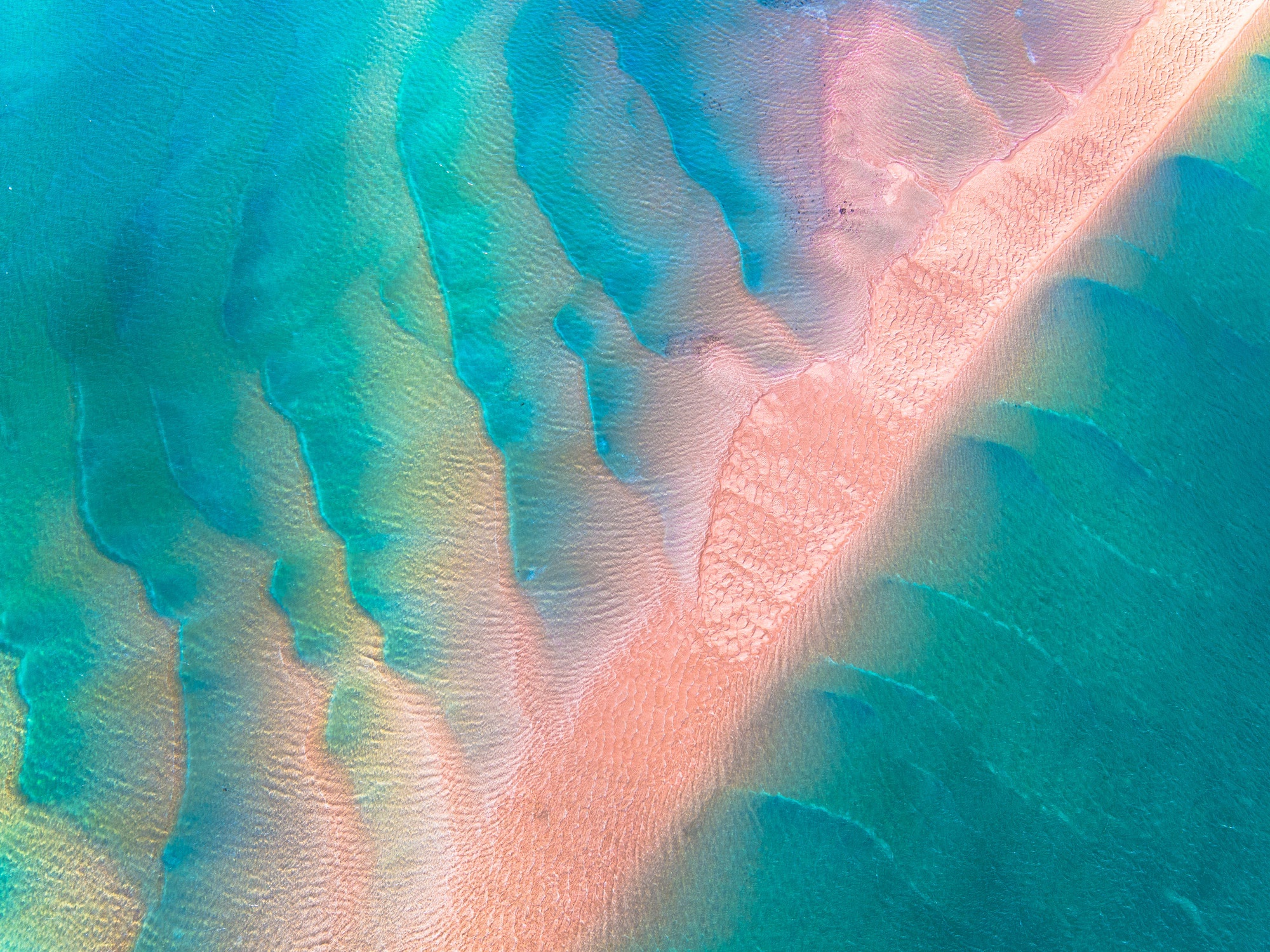 Морская бирюза. Лазурная вода. Бирюзовая вода. Бирюзовое море. Море вид сверху.