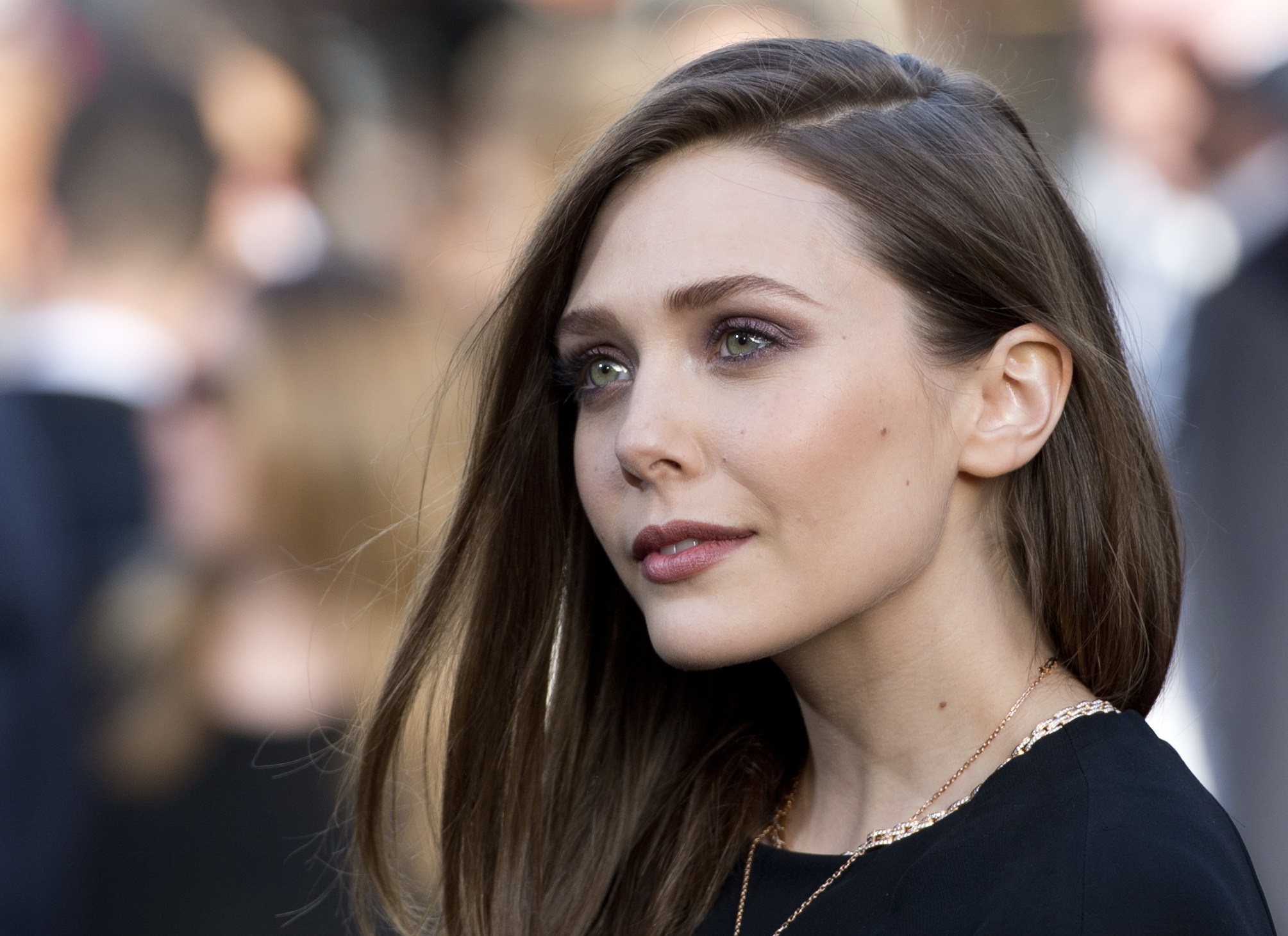 Elizabeth olsen. Элизабет Олсен 2020. Элизабет Олсен 2021. Элизабет Олсен грустная.