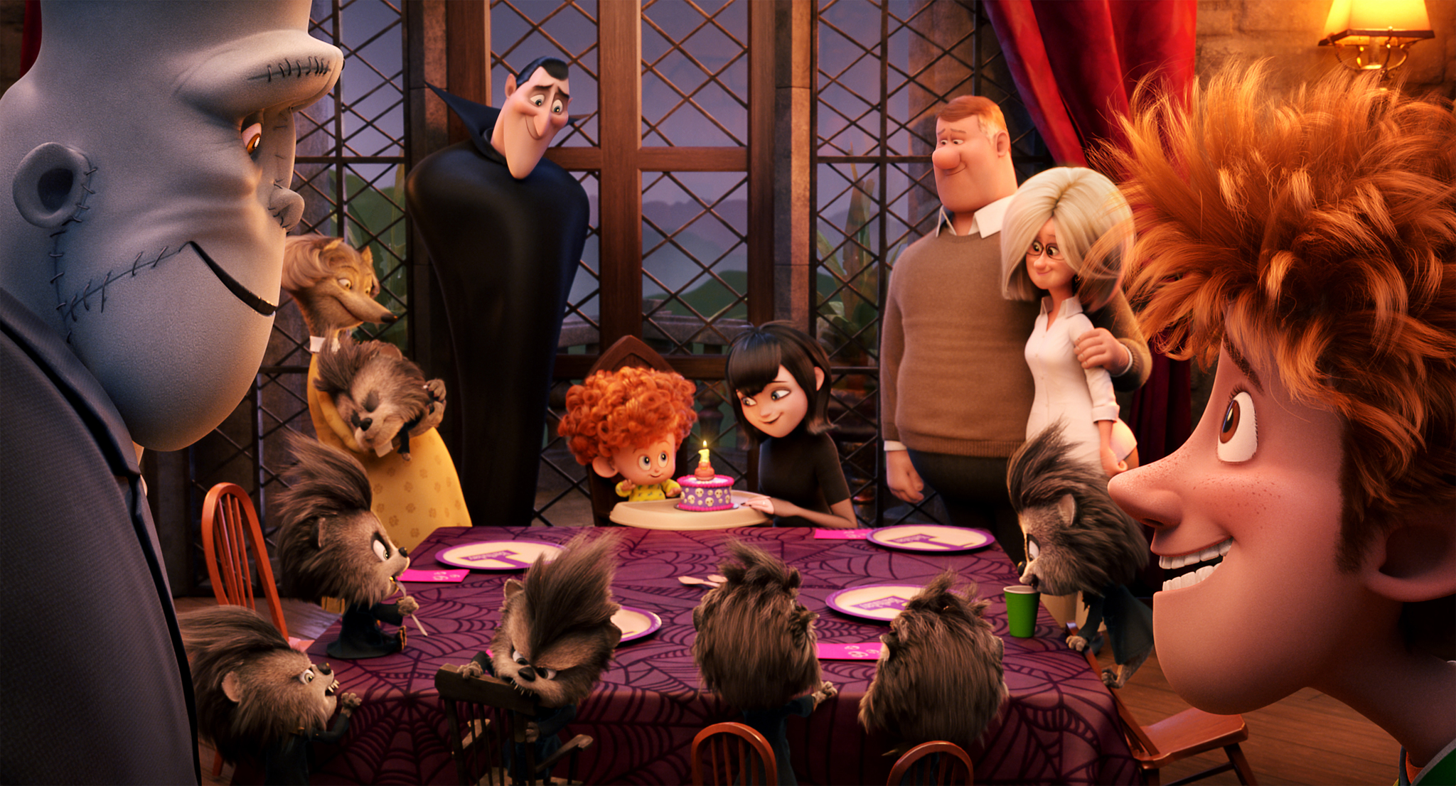 Hotel transylvania. Мультфильм отель Трансильвания 2. Монстры на каникулах отель Трансильвания. Монстры на каникулах 2 Мэвис. Монстры на каникулах 2 Дракула.