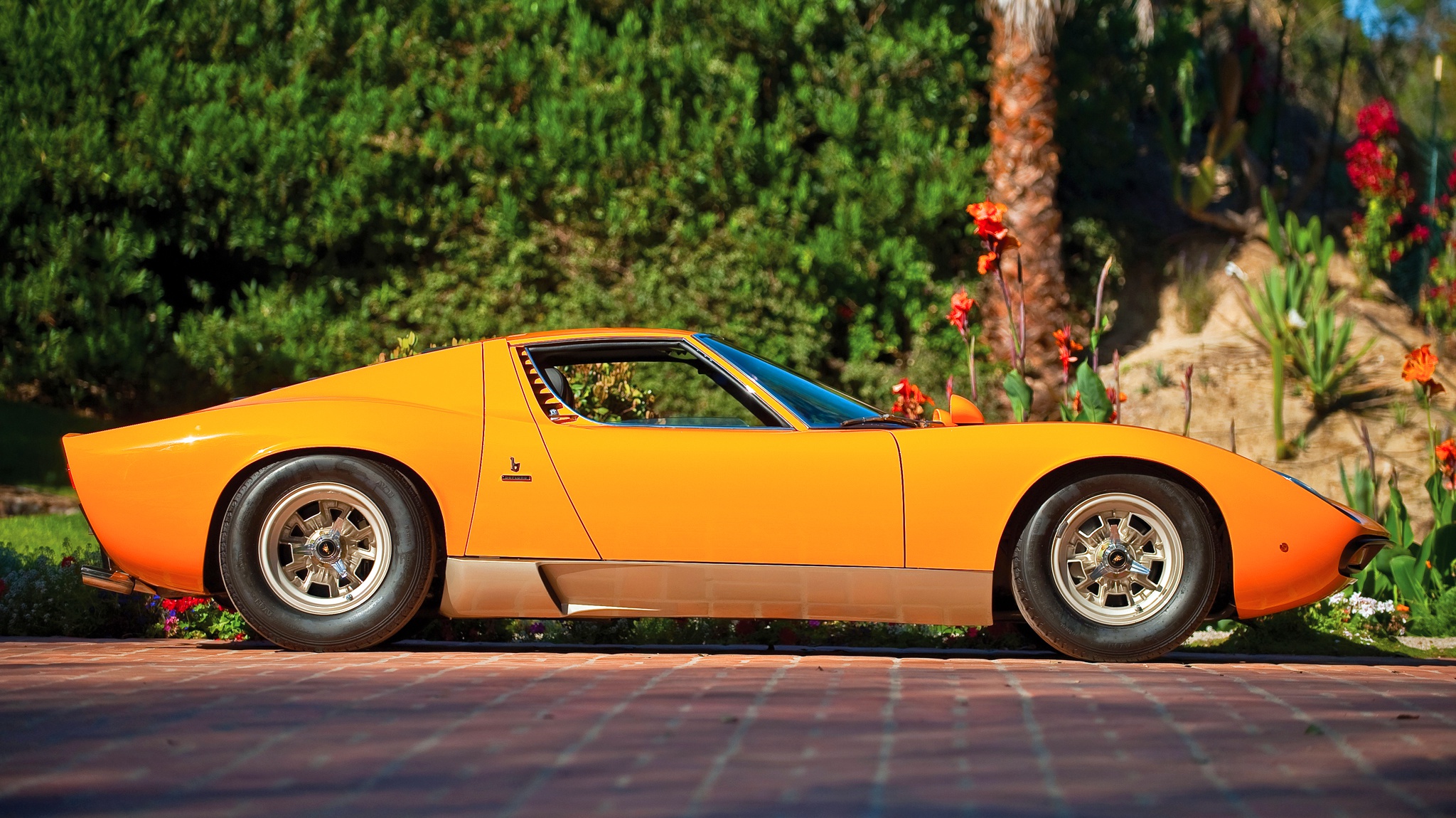 Lamborghini Miura SV оранжевый