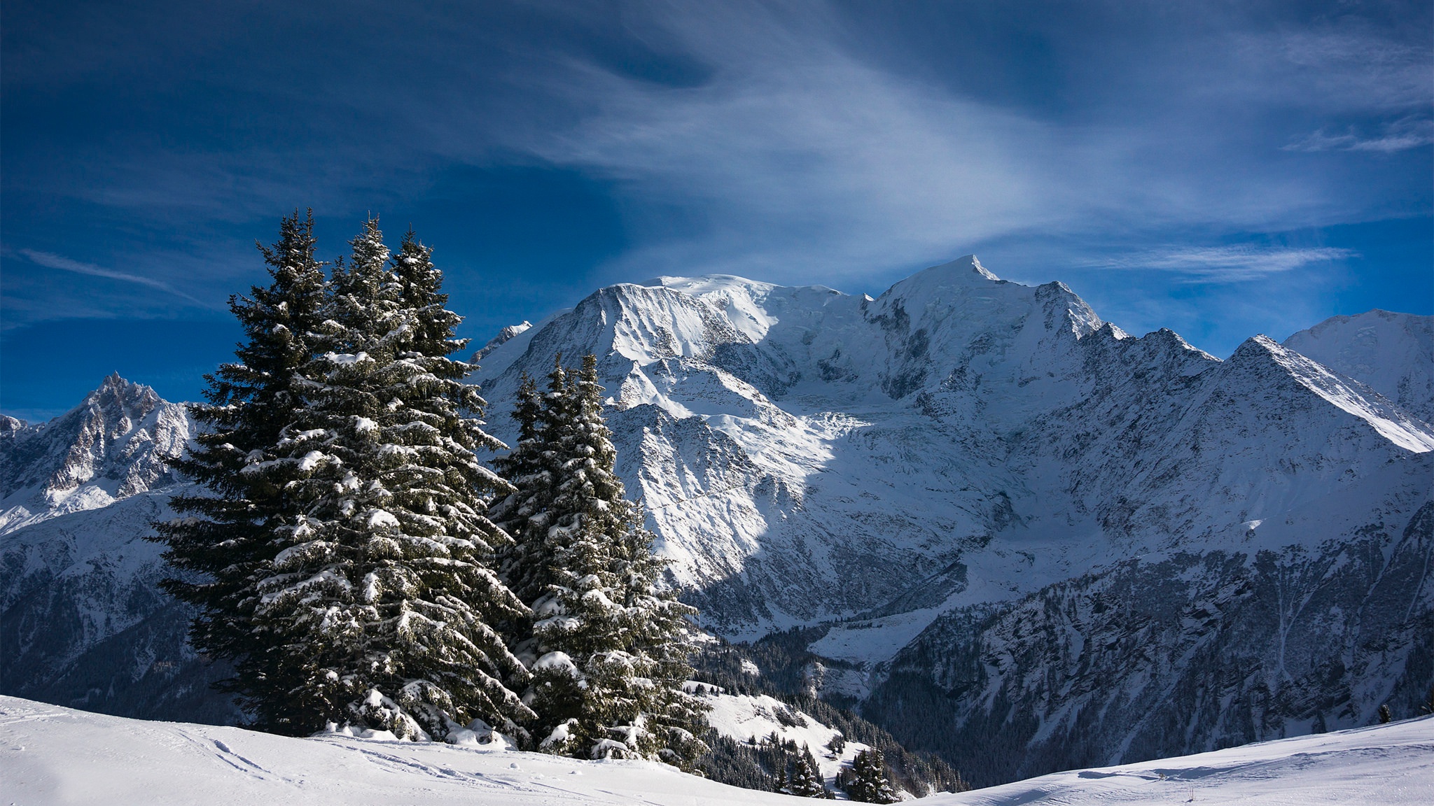 France mountains. Монблан гора. Гора Монблан во Франции. Куршевель гора Монблан. Франция горы Альпы.