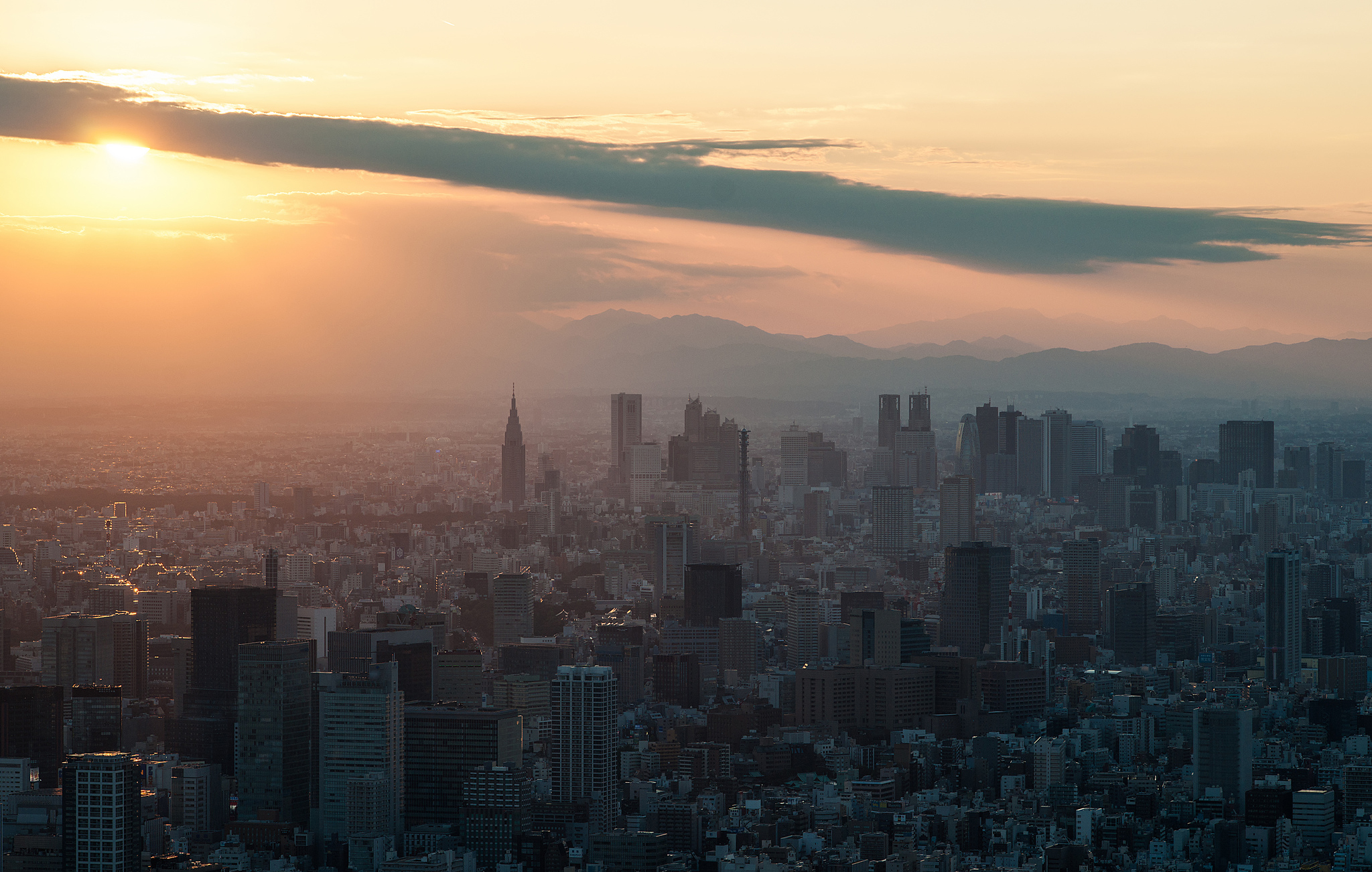 Обои закат, здания, Солнце, небоскребы, Токио, Shinjuku, sunset, Tokyo  SkyTree на телефон и рабочий стол, раздел город, разрешение 2048x1302 -  скачать