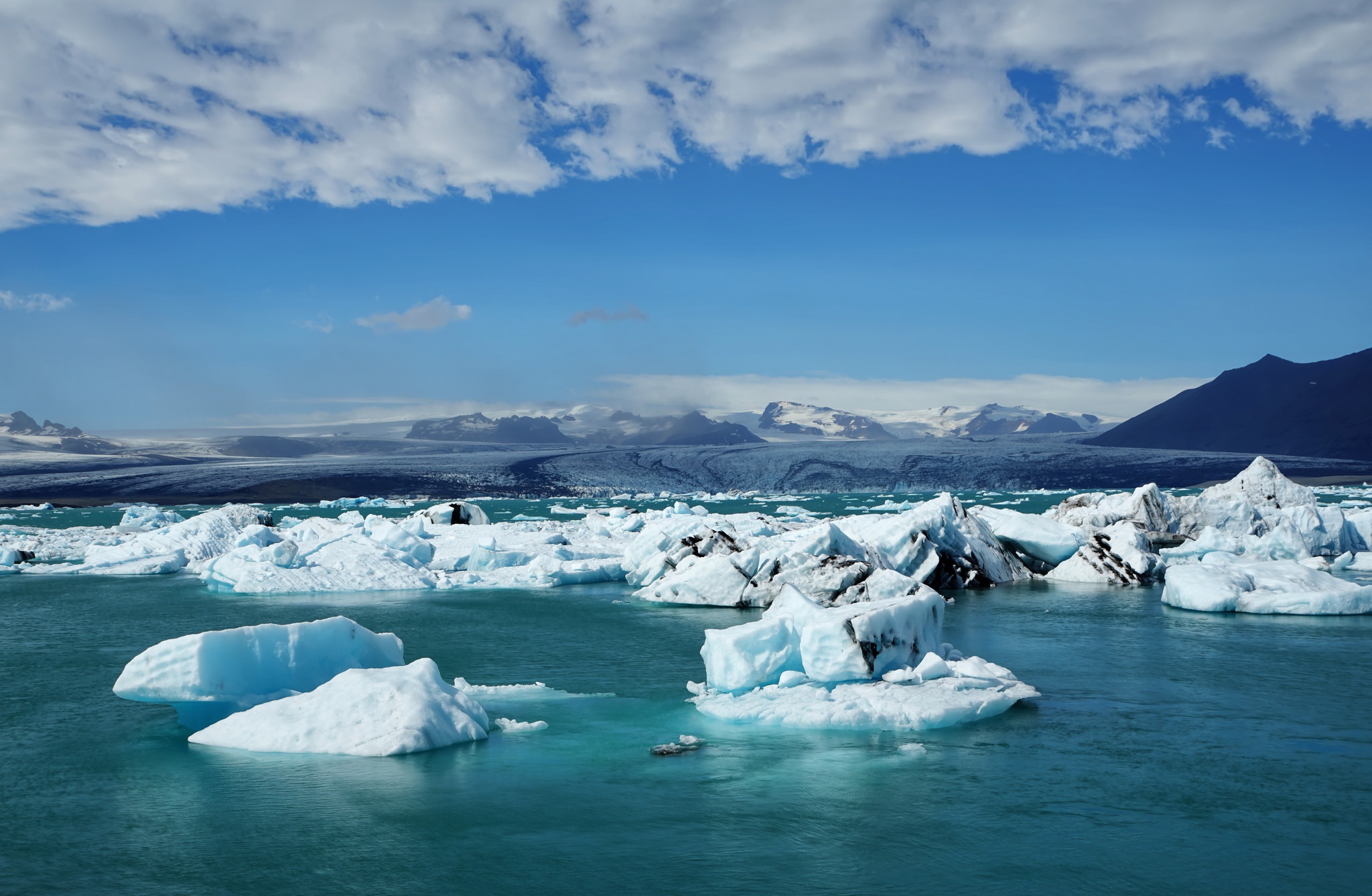 Какую страну называют страной льда и огня. Исландия Ледяная Страна. Природа Исландии. Исландия Страна льдов. Исландия Ледяная Страна фото.