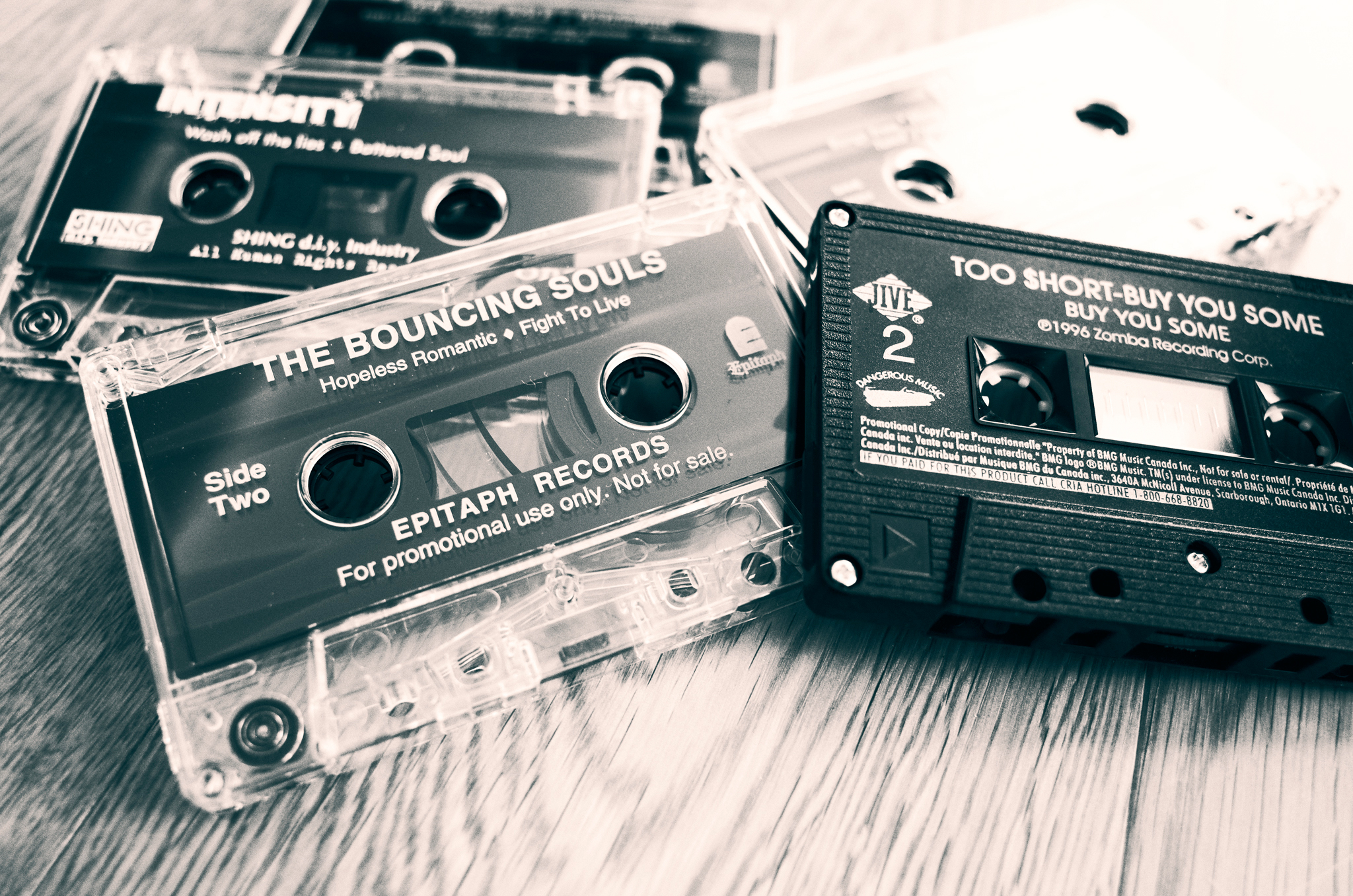 День кассеты. Audio Max 107 кассеты. Audio Cassette 2000s. Старые аудиокассеты. Ретро кассета.
