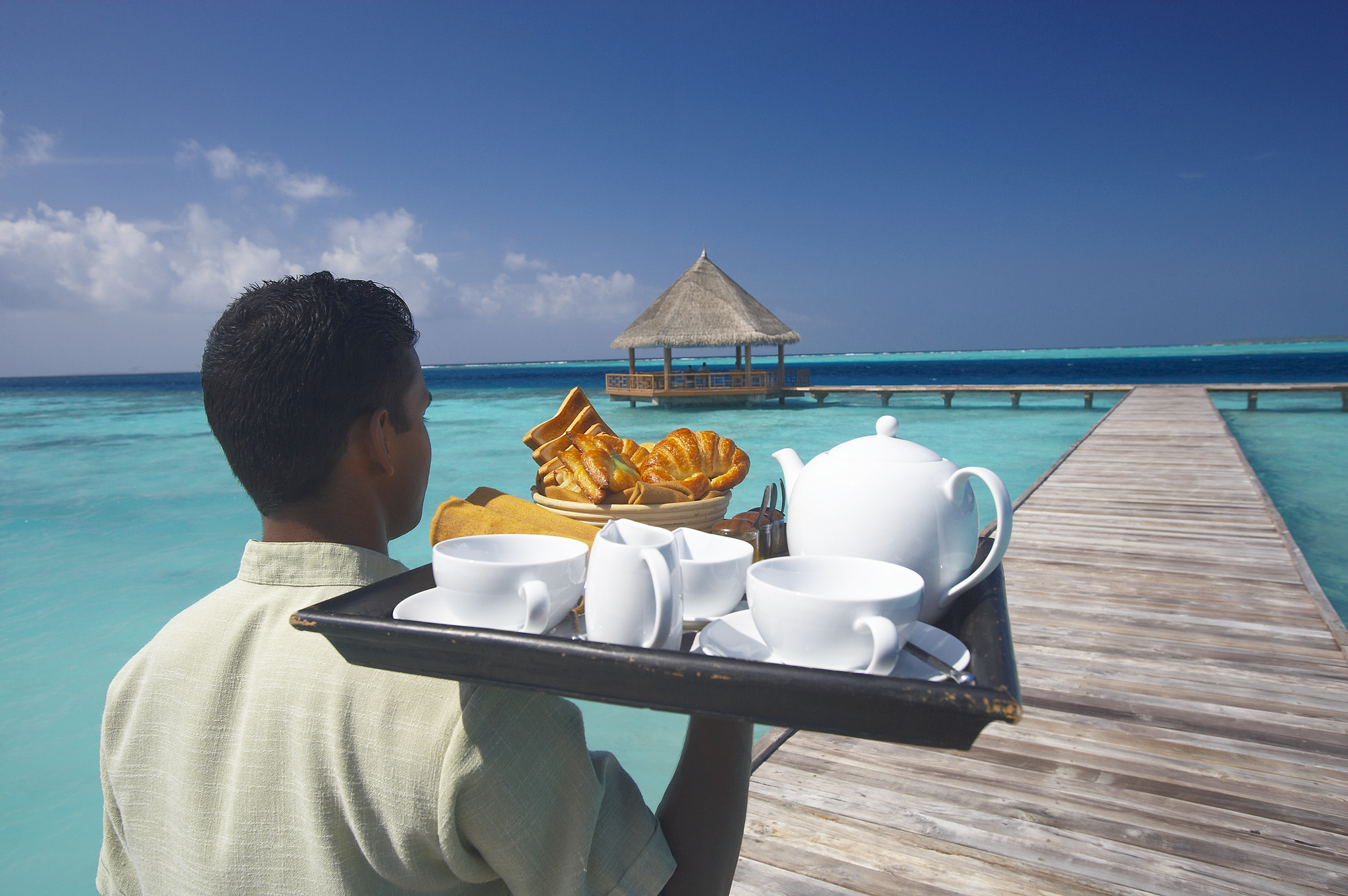 Море поутру. Утро на море. Завтрак у моря. Завтрак у океана. Кофе на пляже.