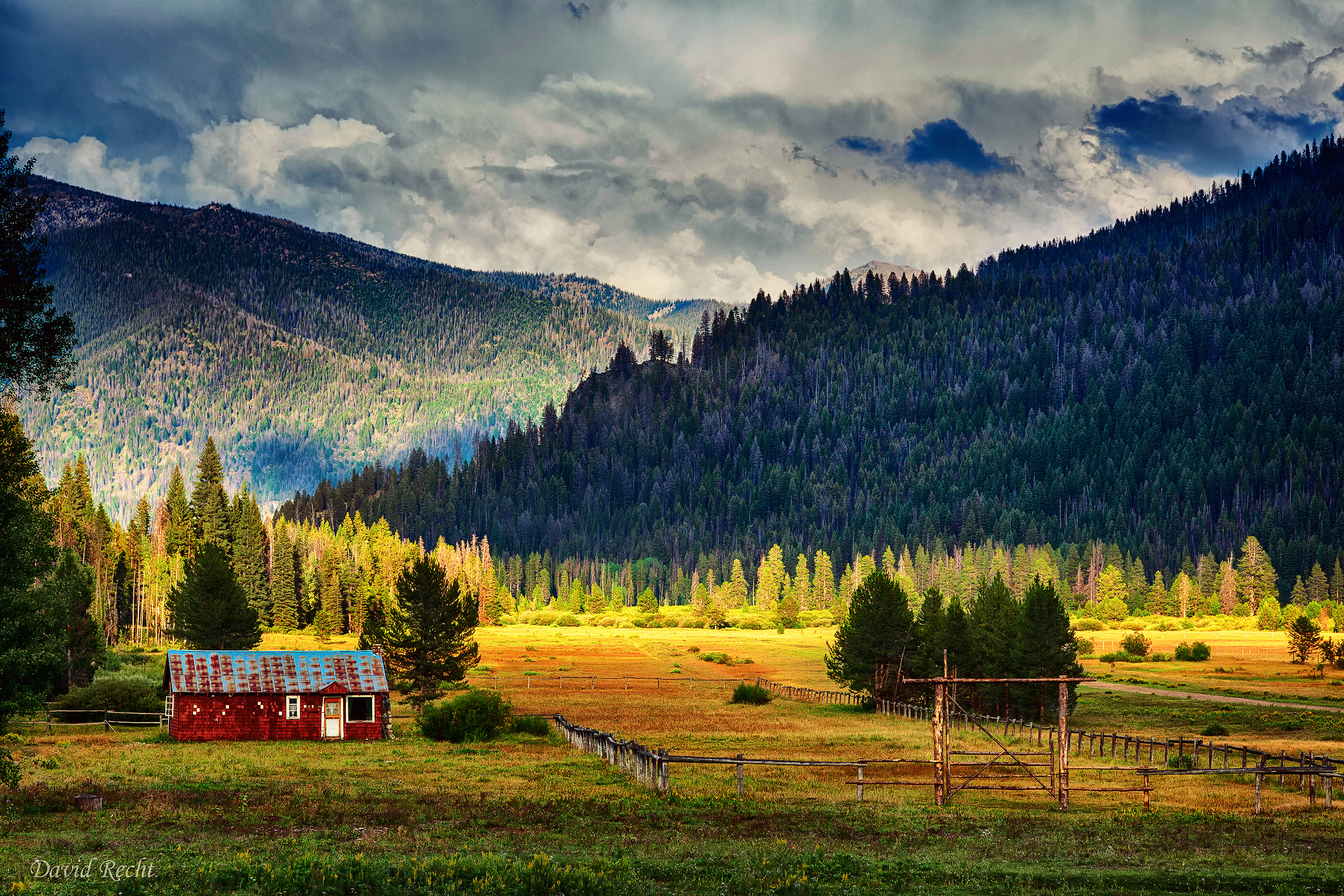 Дом в горах алтая. Штат Айдахо природа. Айдахо горы. Леса Айдахо. Дом в горах.