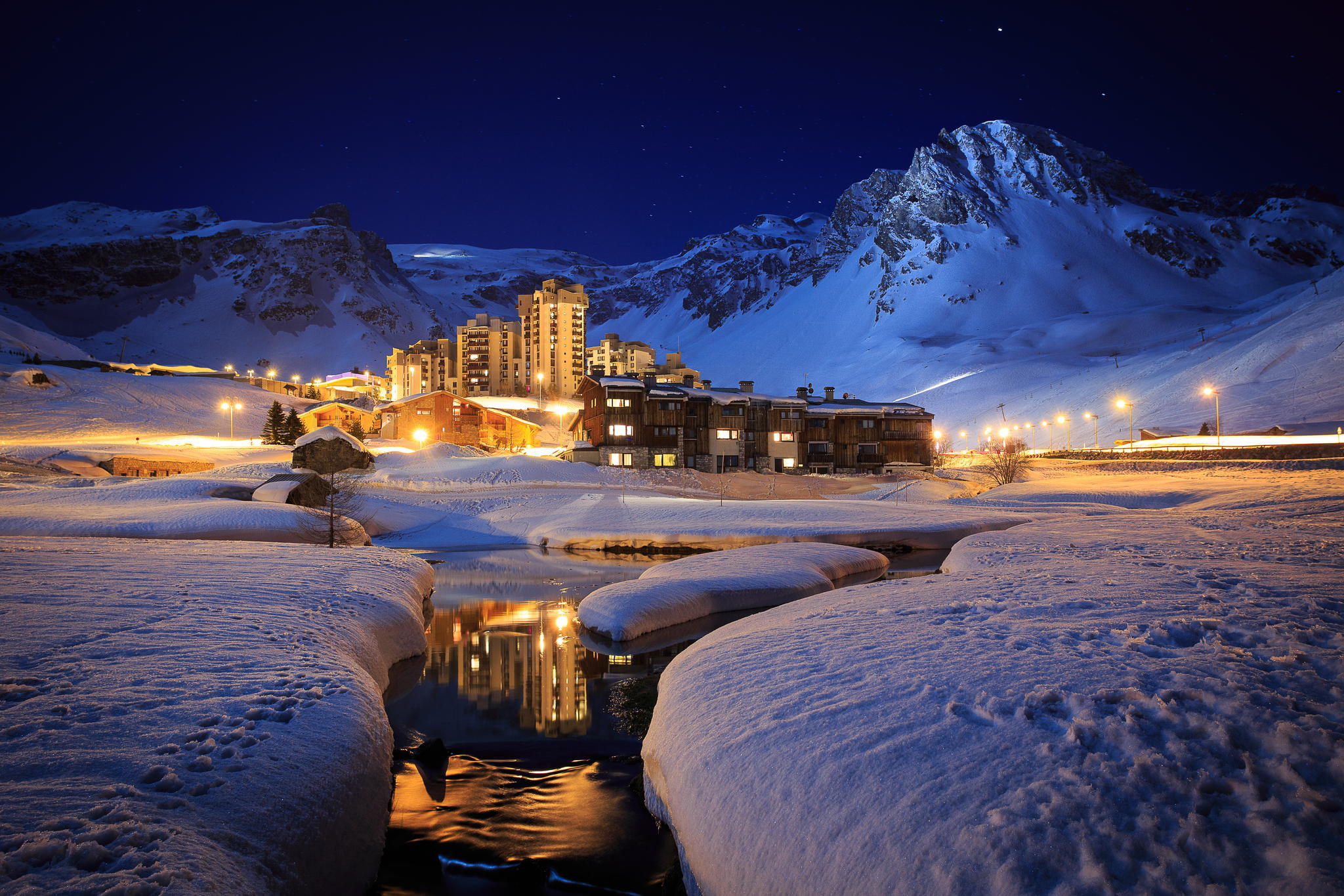 Вид зимы. Тинь Валь Кларет. Tignes Франция горнолыжный курорт. Альпы Финляндия. Val Claret Альпы.