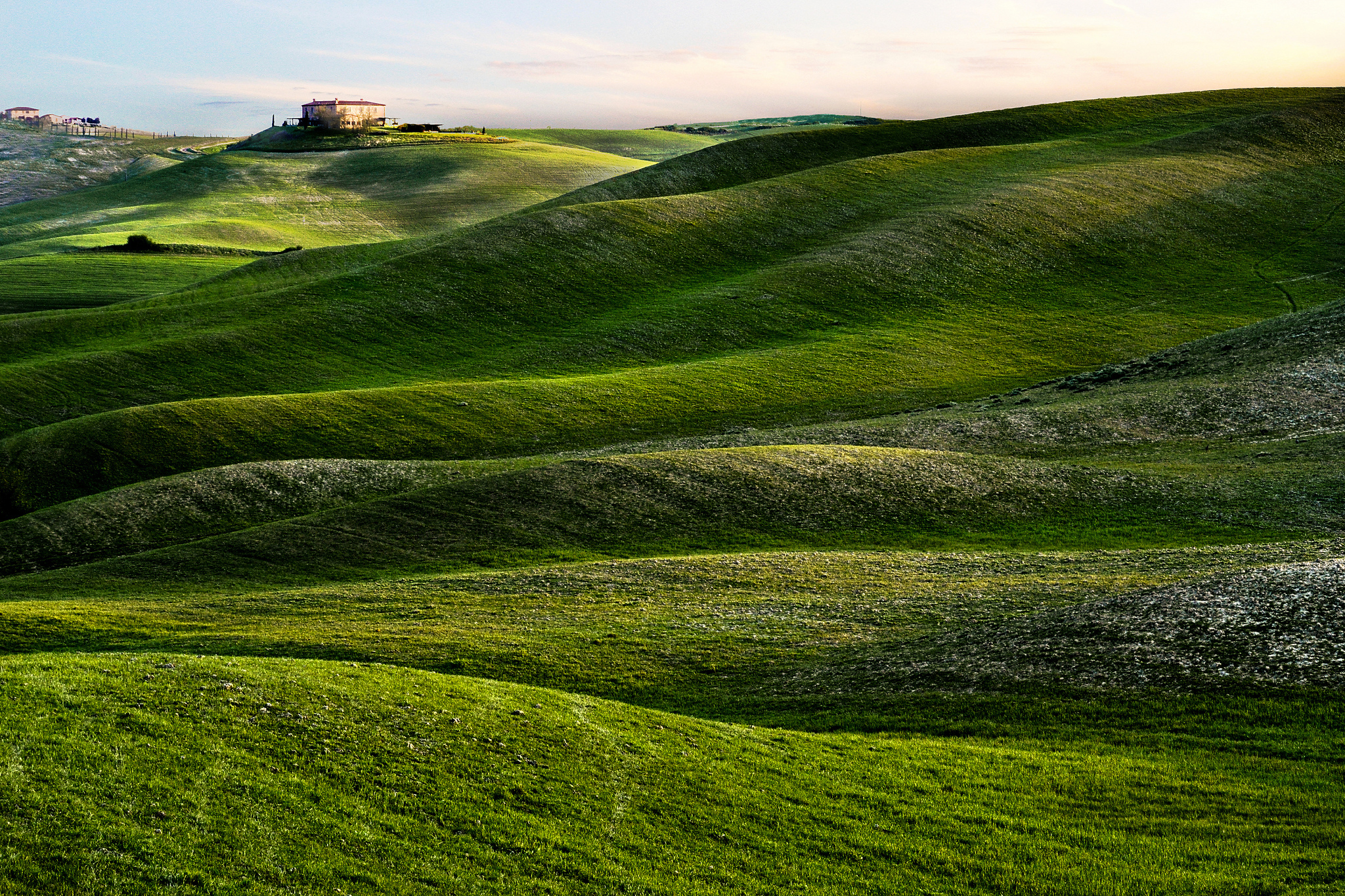 Самые известные равнины. Green Hills зеленые холмы. Тоскана Италия. Равнинная и Холмистая местность. Холмистая равнина равнина.