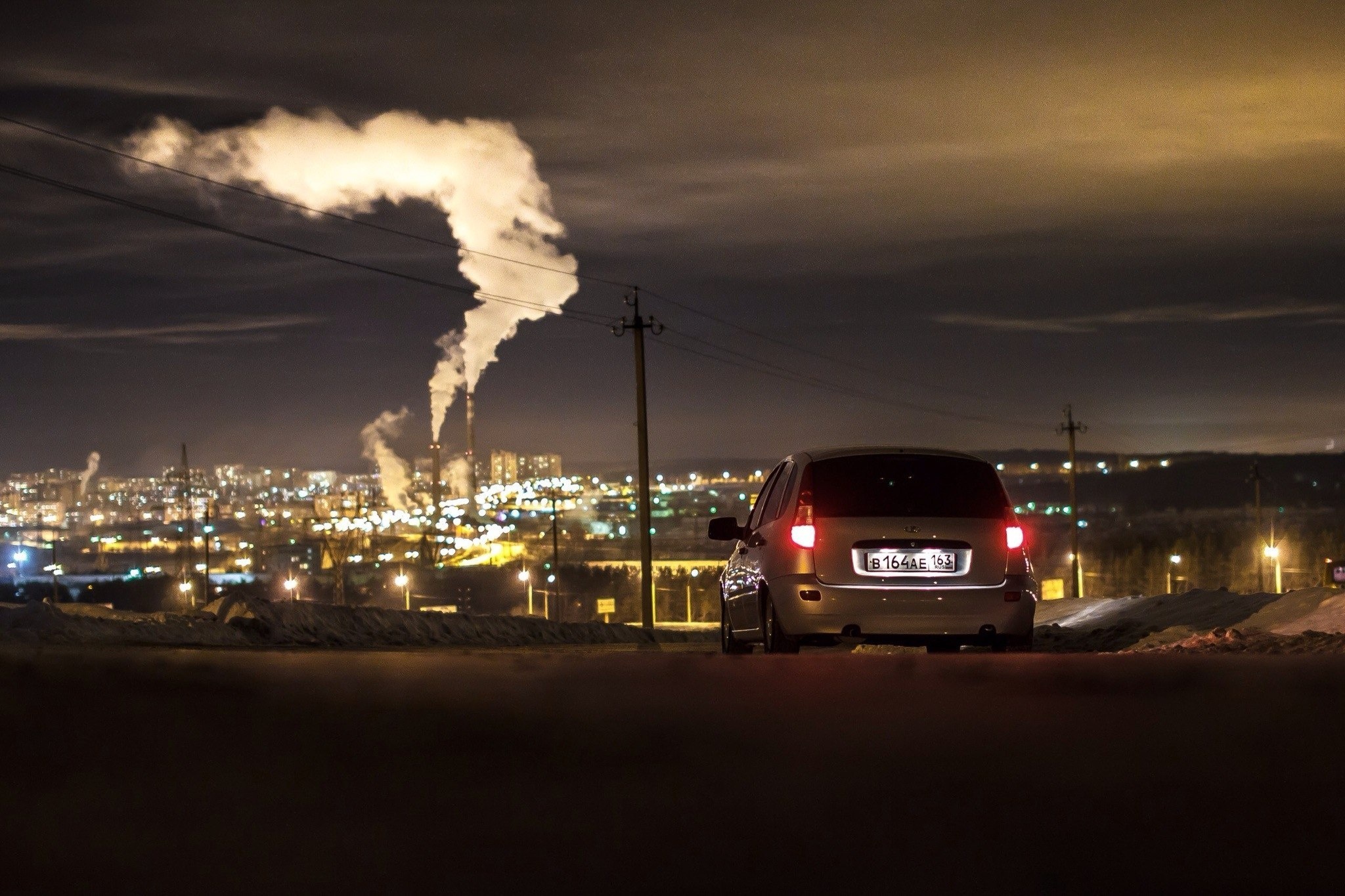 Скачать обои зима, машина, авто, небо, ночь, город, auto, LADA, раздел  машины в разрешении 2048x1365