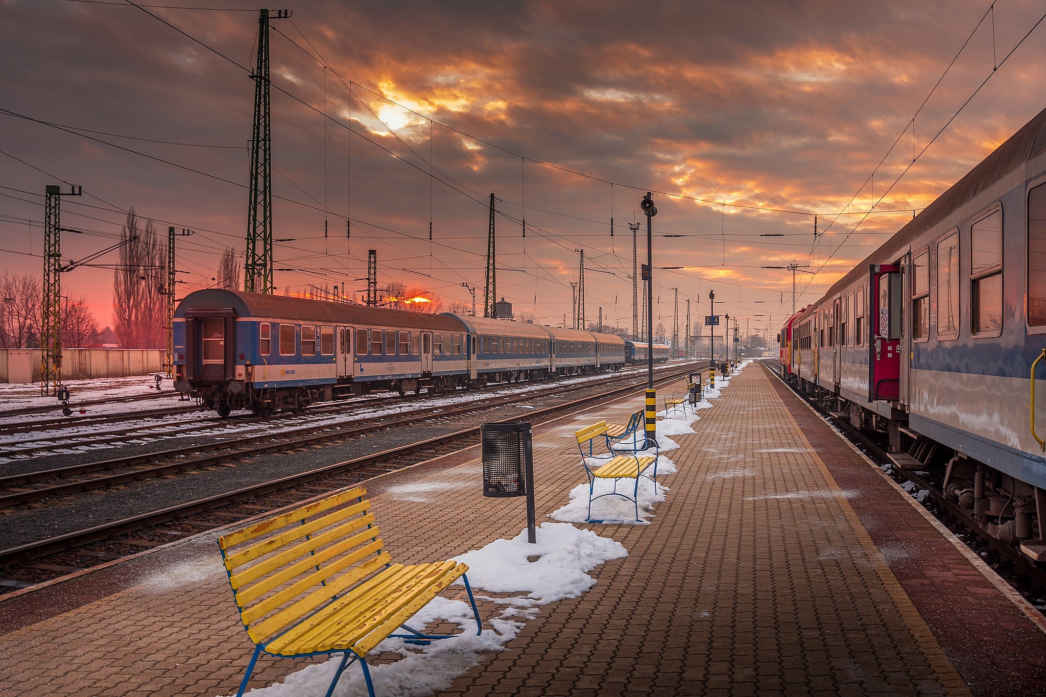 перрон на вокзале что такое