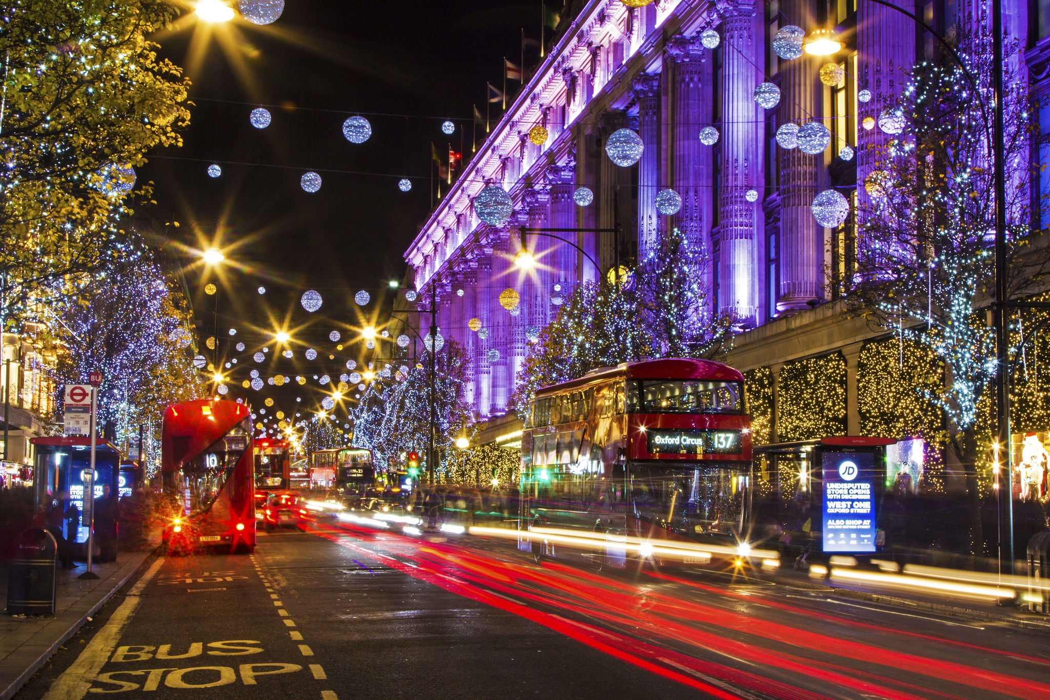 London lights. Оксфорд-стрит в Лондоне. Оксфорд стрит перед Рождеством в Великобритании. Великобритания Оксфорд стрит Рождество. Мерри Кристмас в Англии.