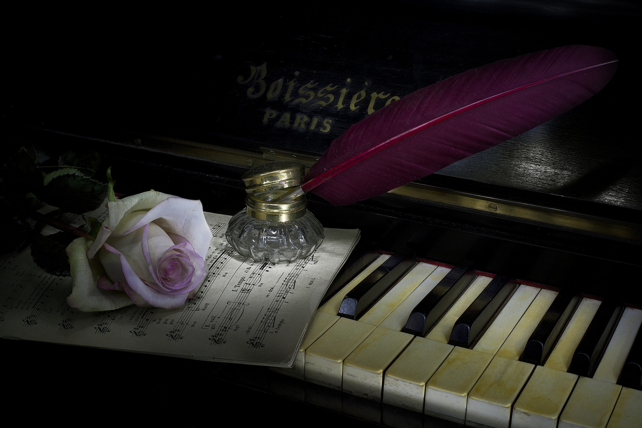 Музыка под стих без слов. Цветы на пианино. Литературно-музыкальный вечер. Пианино с цветами. Музыкально-литературный вечер.