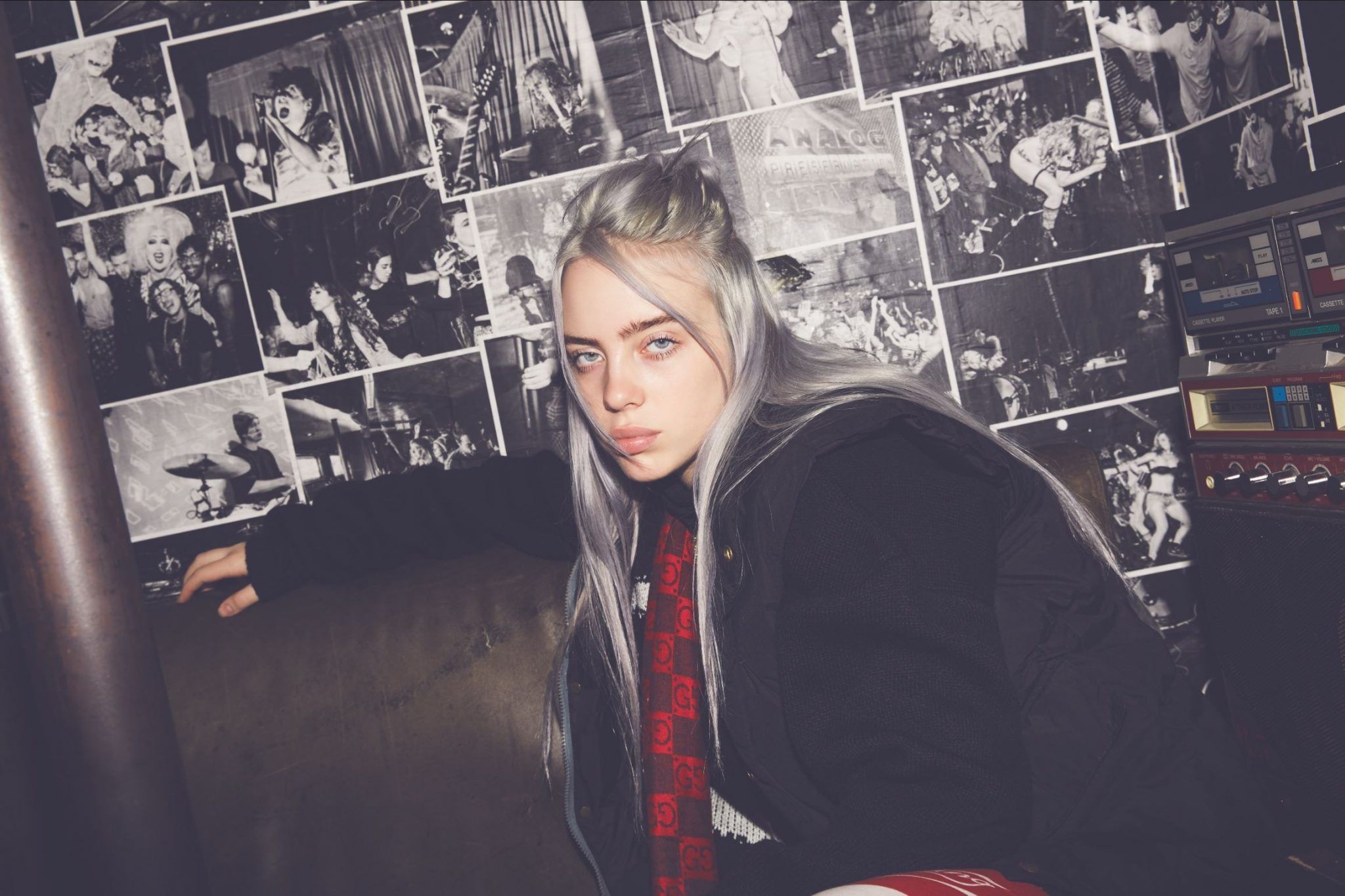 Обои певица, серые волосы, singer, Billie Eilish, Билли Айлиш на телефон и  рабочий стол, раздел музыка, разрешение 2048x1365 - скачать