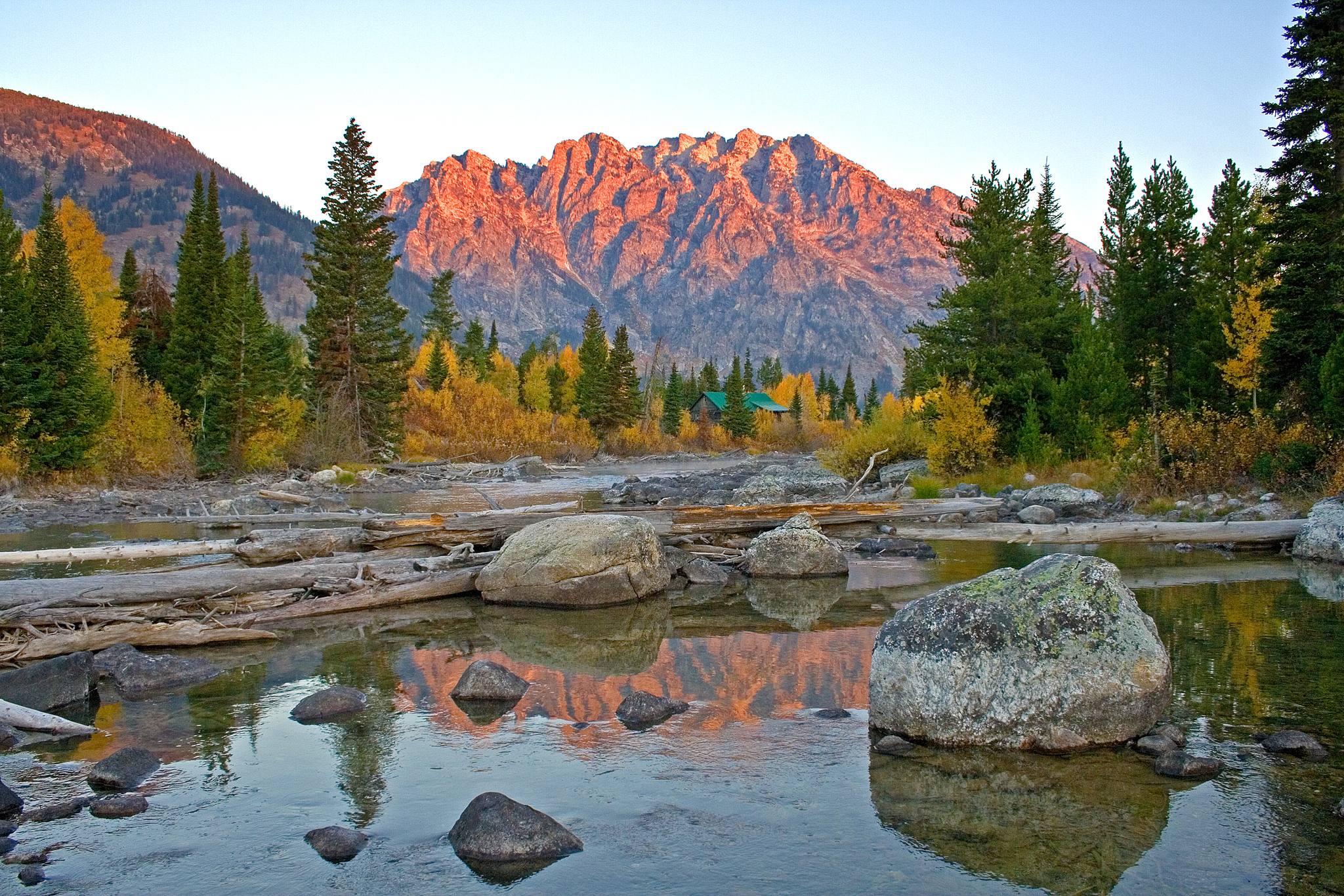 Wyoming mountains. Штат Вайоминг Гранд Титон. Парк Гранд Титон Вайоминг. Национальный парк Гранд-Титон, Вайоминг, США. Штат Вайоминг природа.