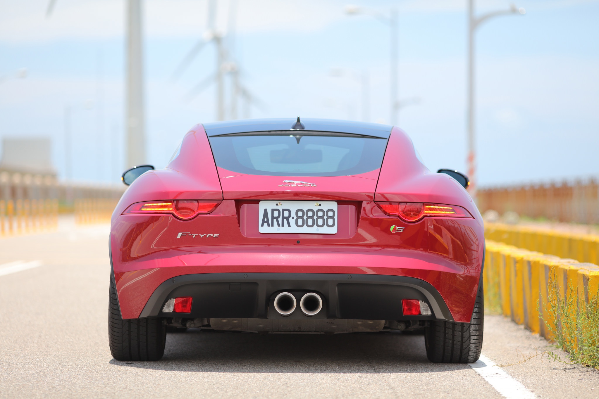 Jaguar f Type зад