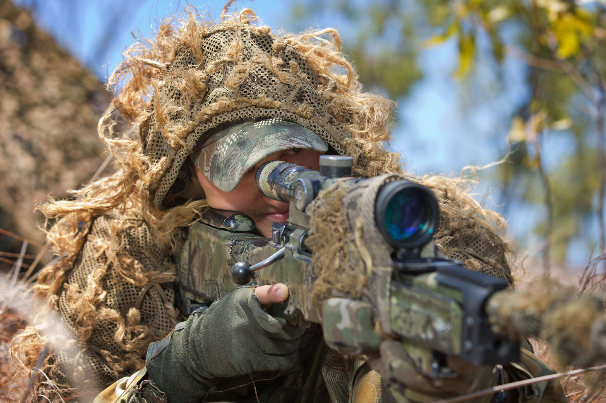 Снайперы секунду назад. Снайпер. Австралийский снайпер. Снайпер девушка из Прибалтики. Фото военных снайперов.