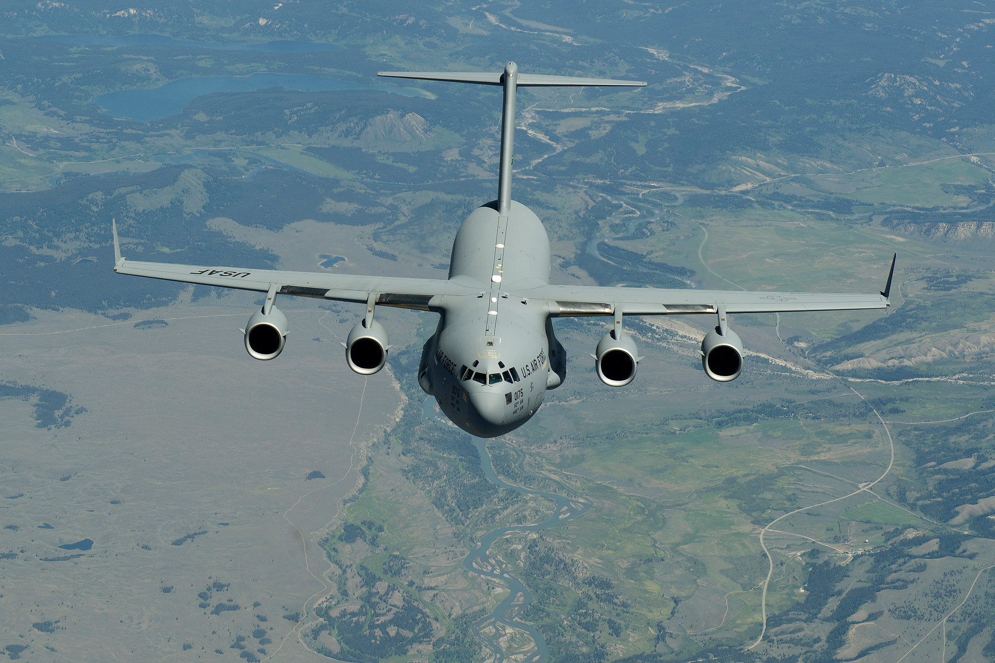 Самолет с четырьмя двигателями. MCDONNELL Douglas c-17 Globemaster III. MCDONNELL Douglas c17 Globemaster. Boeing c-17 Globemaster. Boeing c-17 Globemaster III.