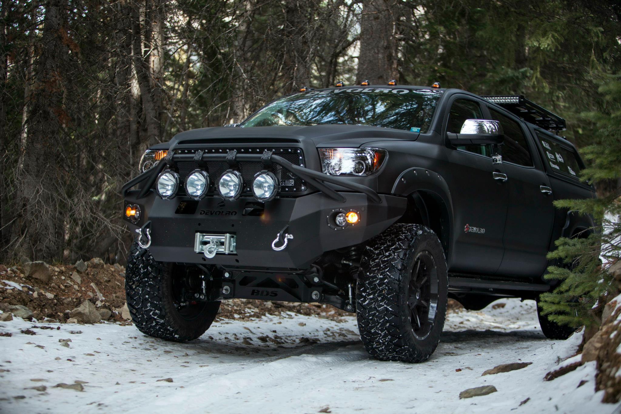 Toyota tundra. Тойота тундра DEVOLRO. Toyota Tundra DEVOLRO Diablo. Toyota Tundra 2020 DEVOLRO. Тюнинговые Тойота тундра.