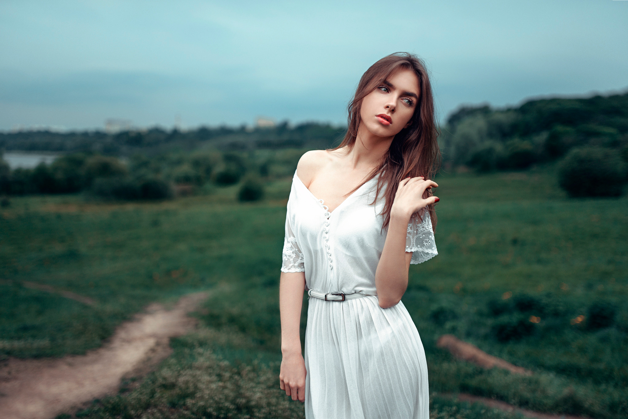 Девушки в простых платьях. Victoria Vishnevetskaya модель.