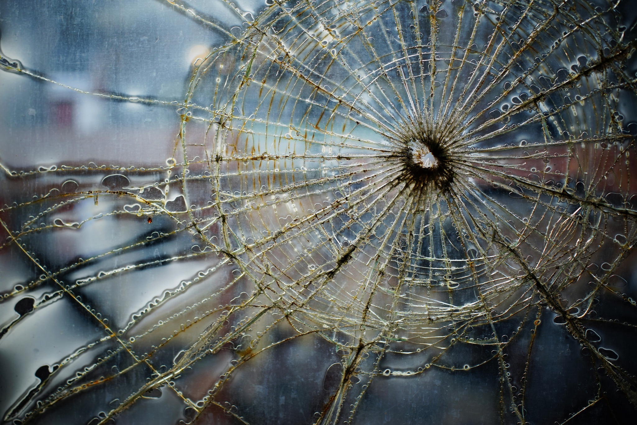 Обои разбитого стекла. Разбитое стекло. Треснутое стекло. Разбитый экран. Разбитое стекло фон.