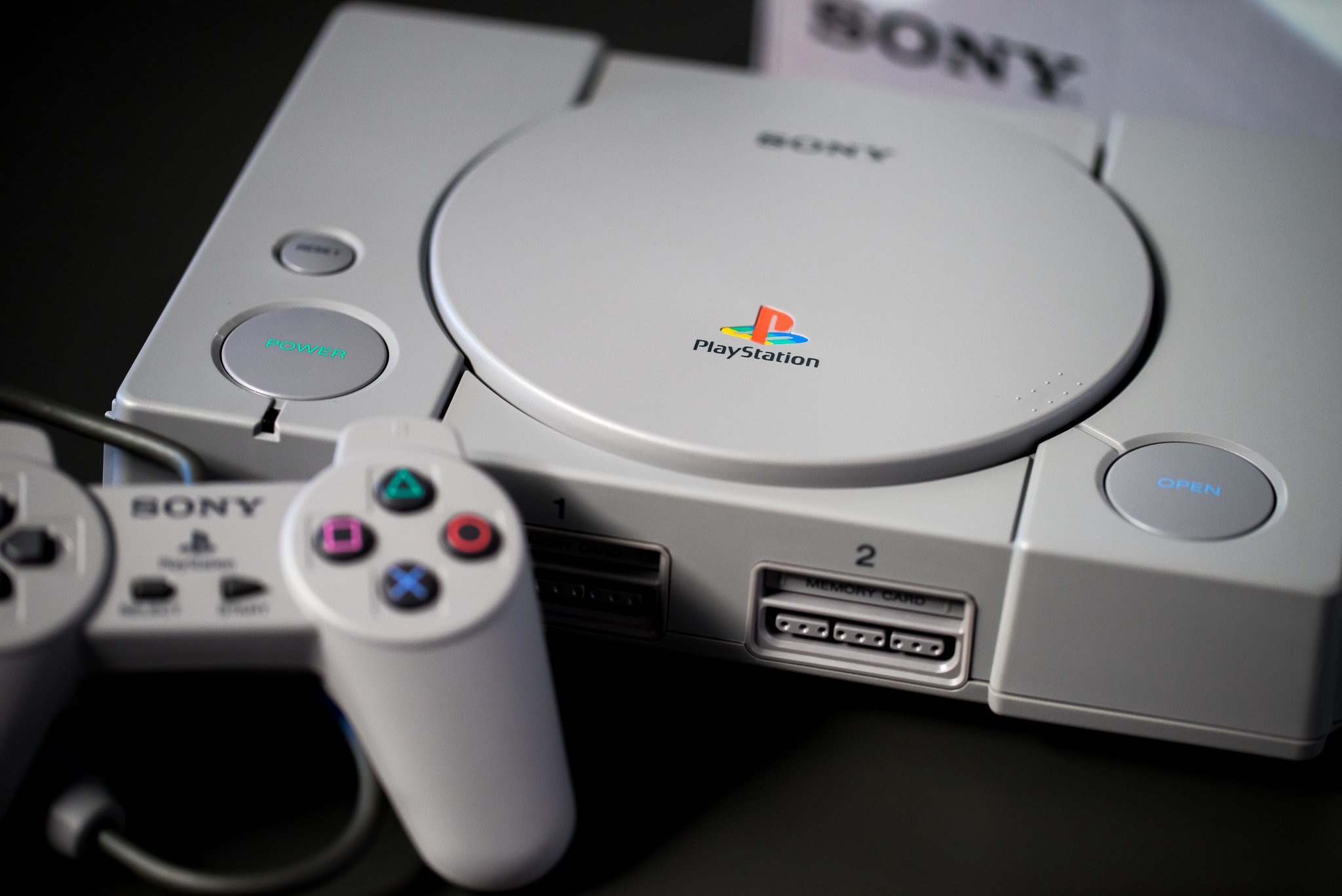 Sony playstation когда вышла. Sony ps1. Приставка Sony ps1. Приставка сони плейстейшен 1. Sony PLAYSTATION 1 1994.