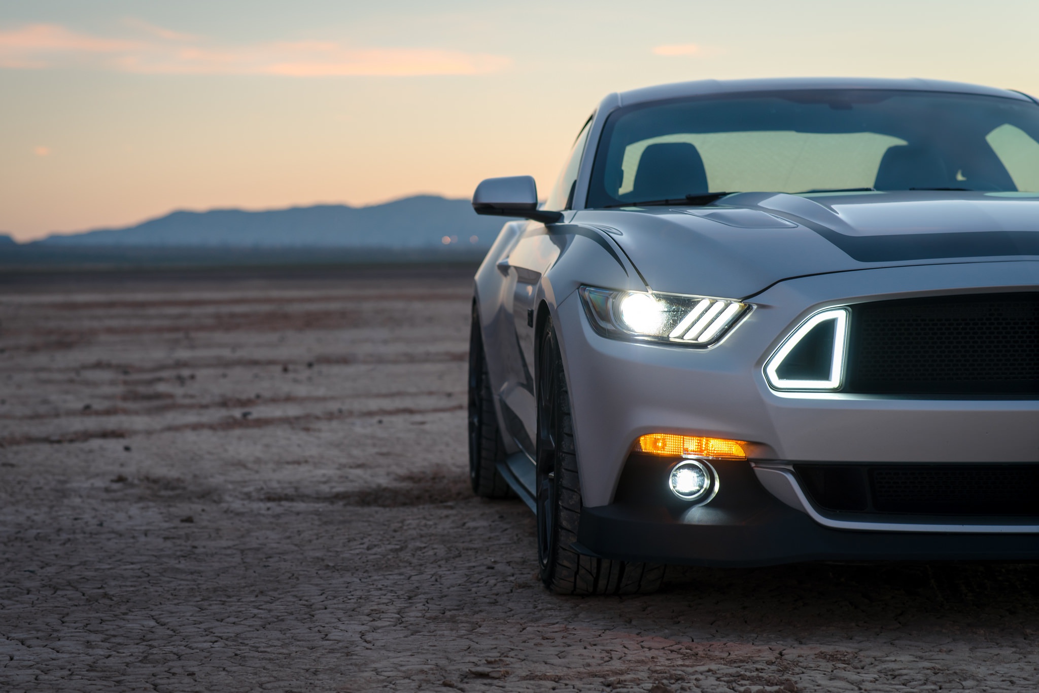 Форд свет. 2017 Ford Mustang RTR. Ford Mustang 4. Фара Форд Мустанг 2019. Форд Мустанг 4 фары.