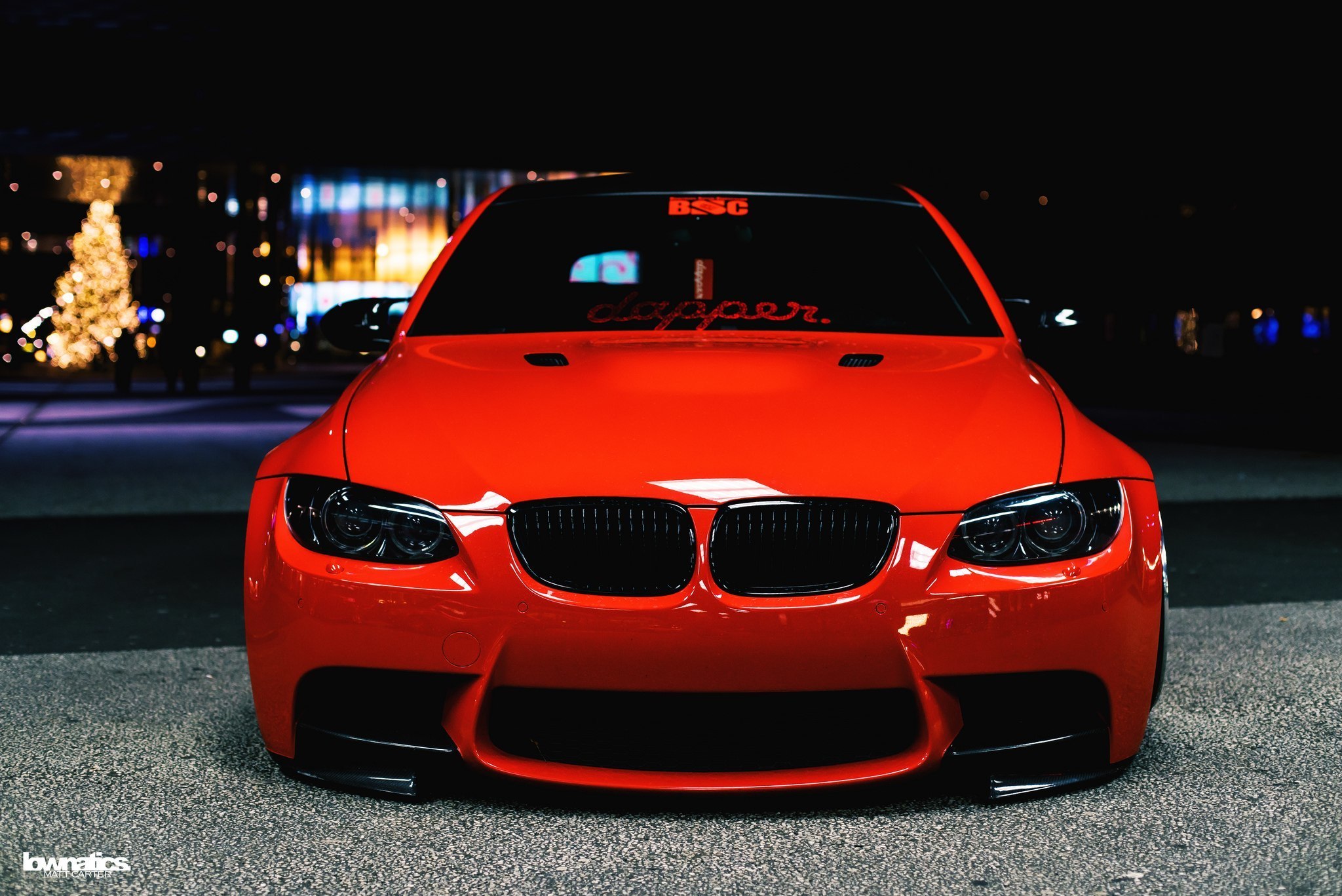 Аватарка м5. БМВ е90 красная. BMW m3 e92 черно красная. БМВ м5 с красными фарами.
