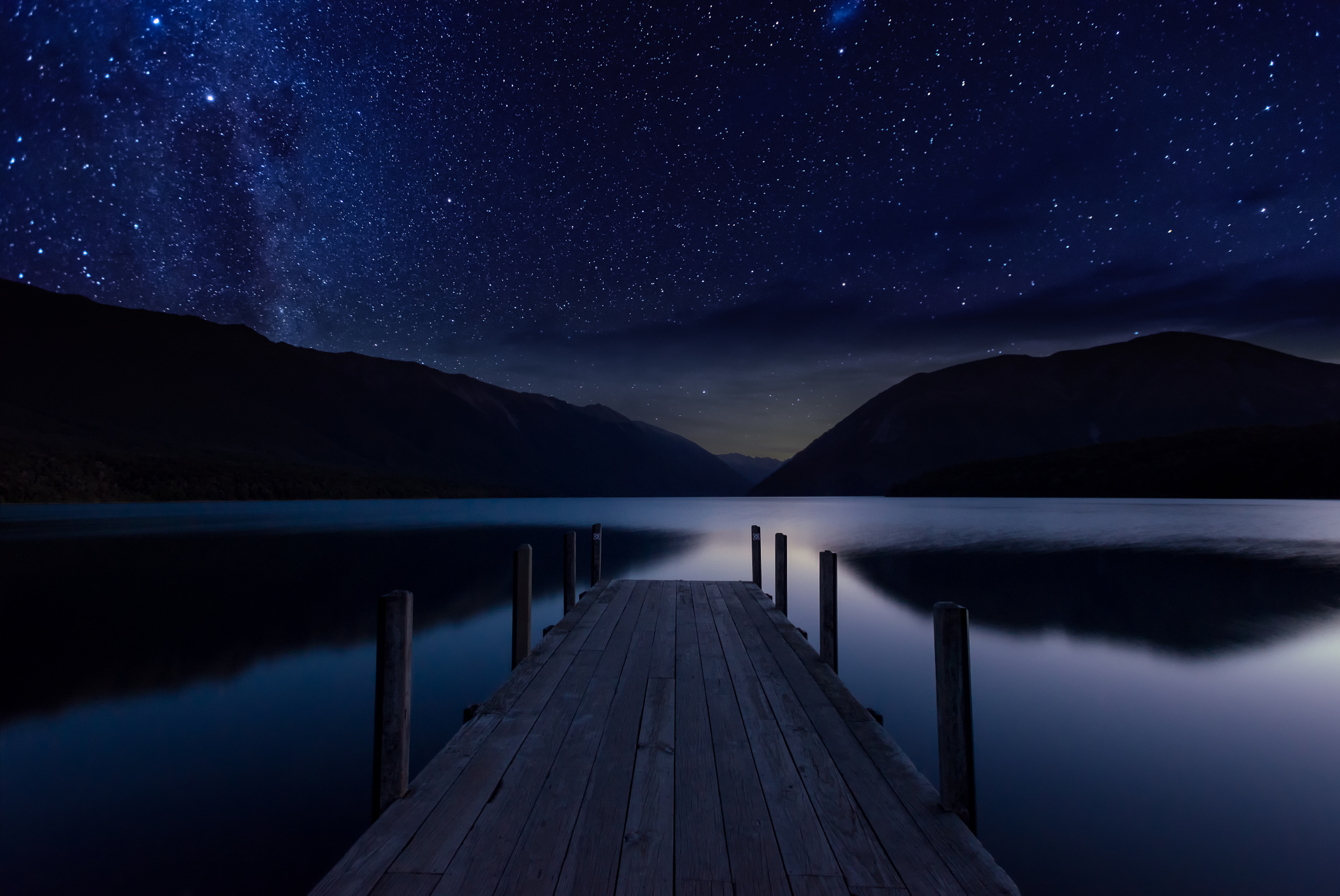 Заставка на телефон ночь. Ночное озеро. Красивые ночные пейзажи. Природа ночью. Красивая ночь.