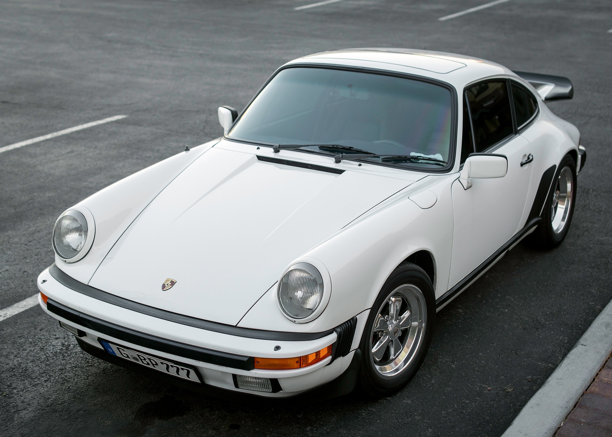 Hq classic. Порше 911 Classic. Порше 911 классика. Порше 911 ретро. Porsche 911 White Classic.