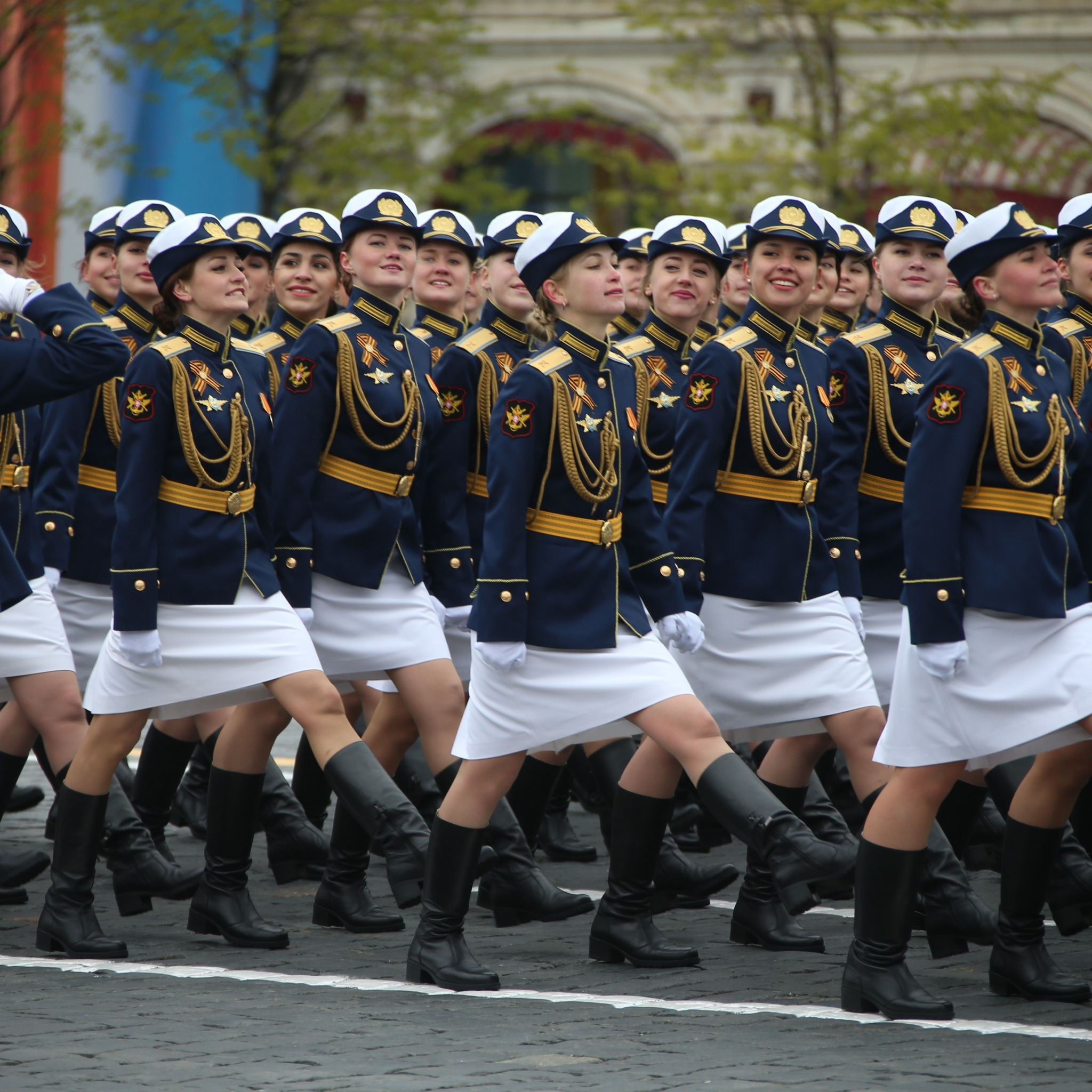 Курсантки на параде в Москве