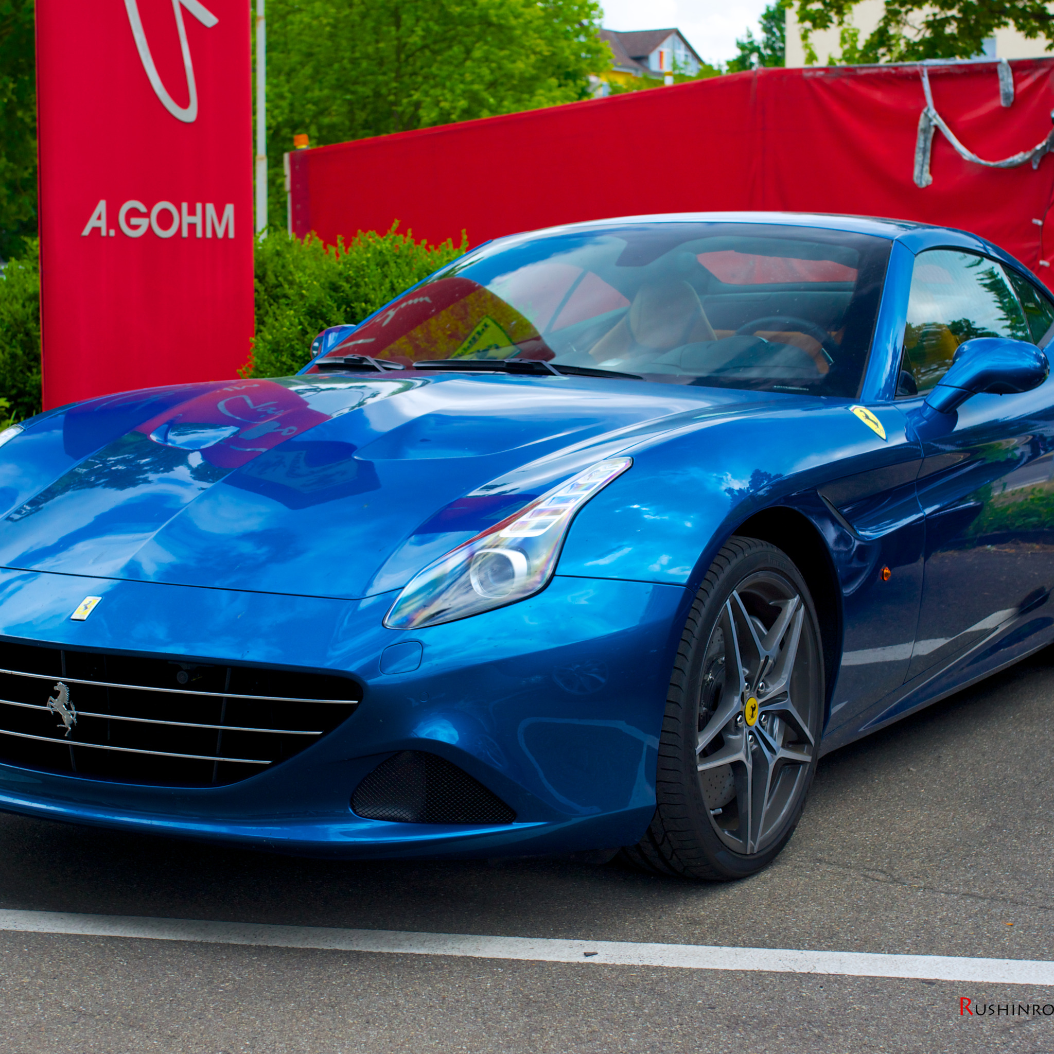 Ferrari California синяя