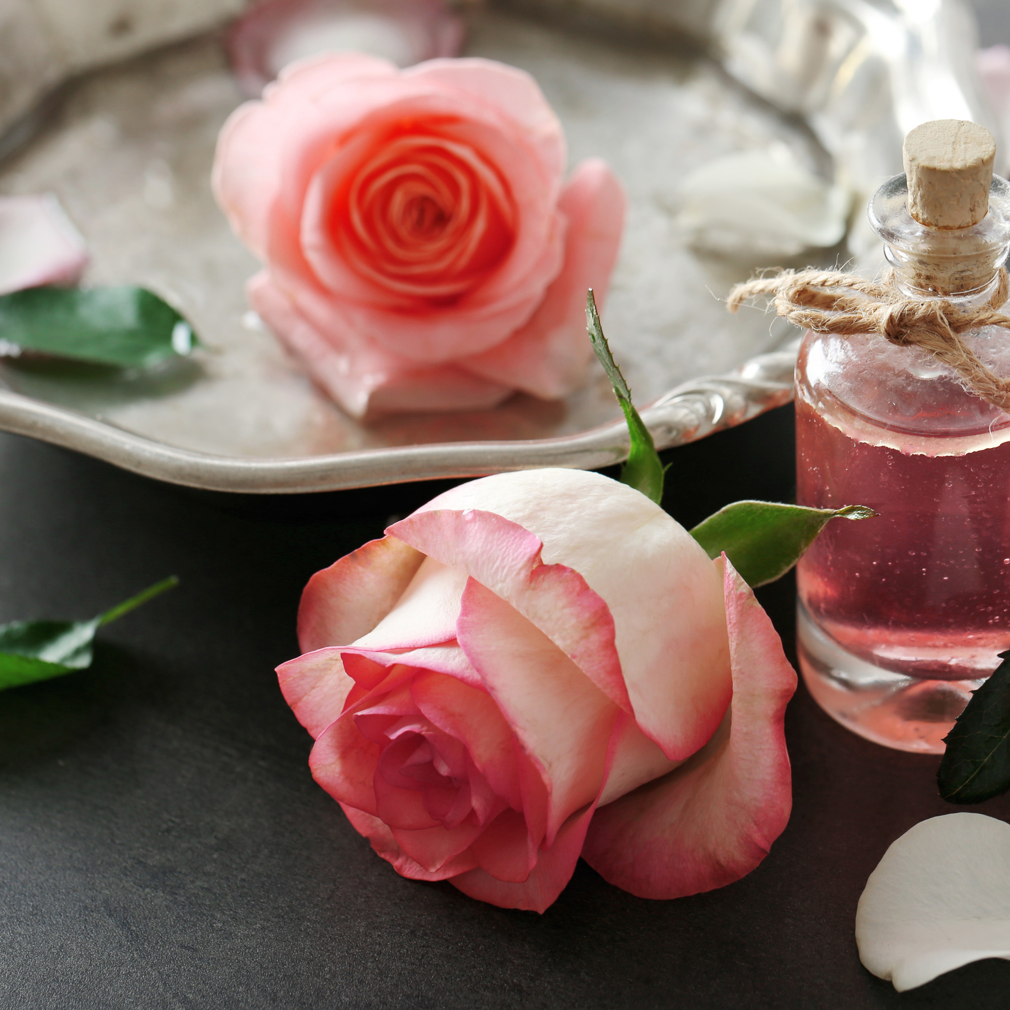 Нежный приятный аромат. Розовое масло. Розы маслом. Аромат розы.