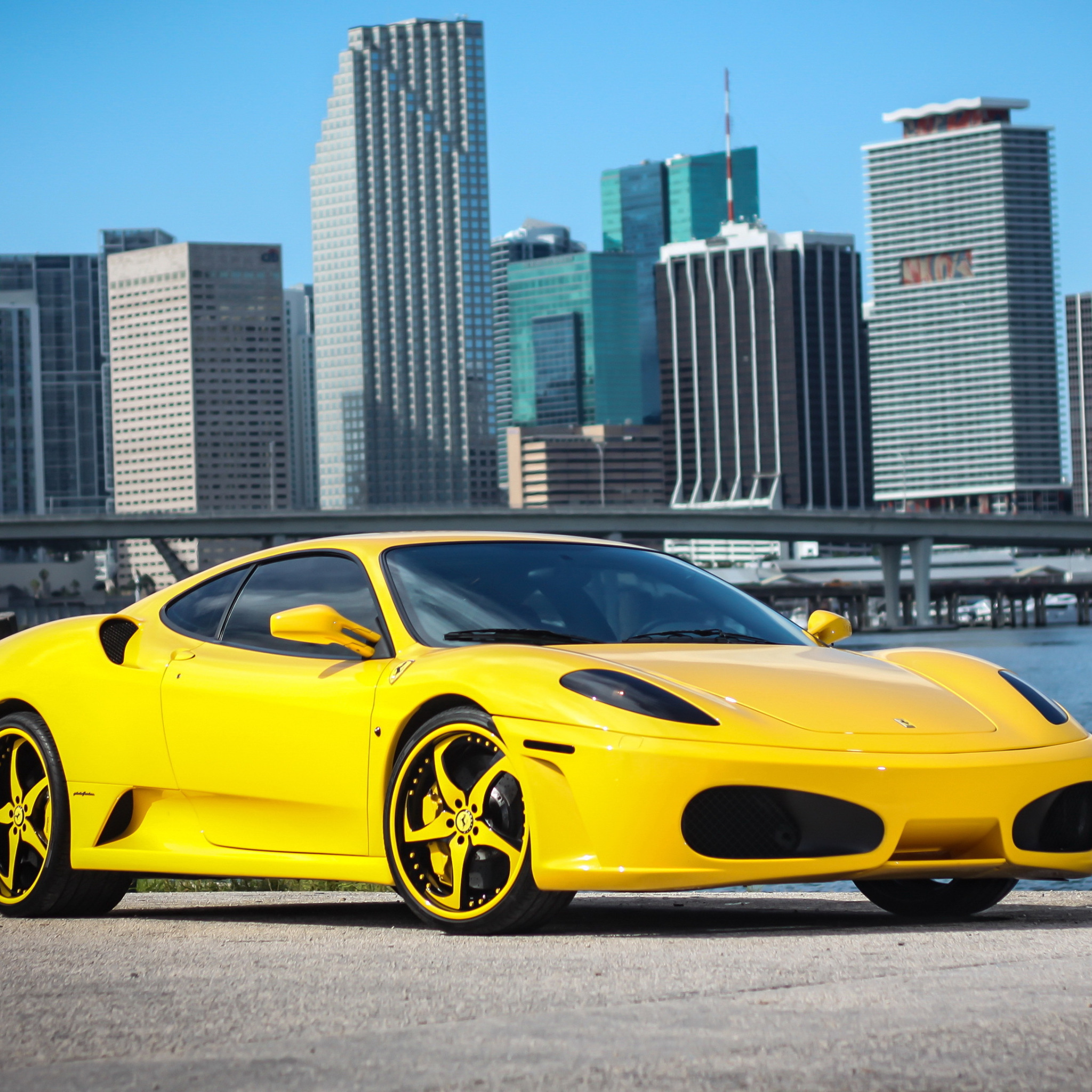 Желтая машина название. Феррари ф430. Феррари ф8 желтая. Ferrari f430 Tunero. Ferrari f430 Yellow.