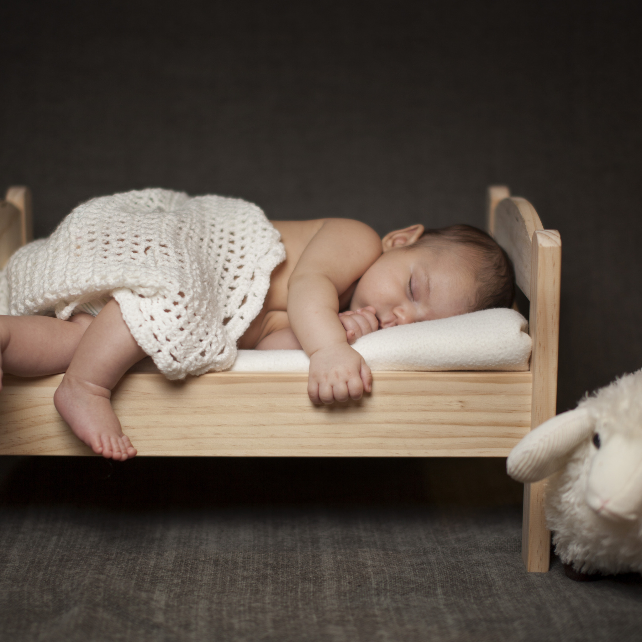 Кровать для фотосессии новорожденных