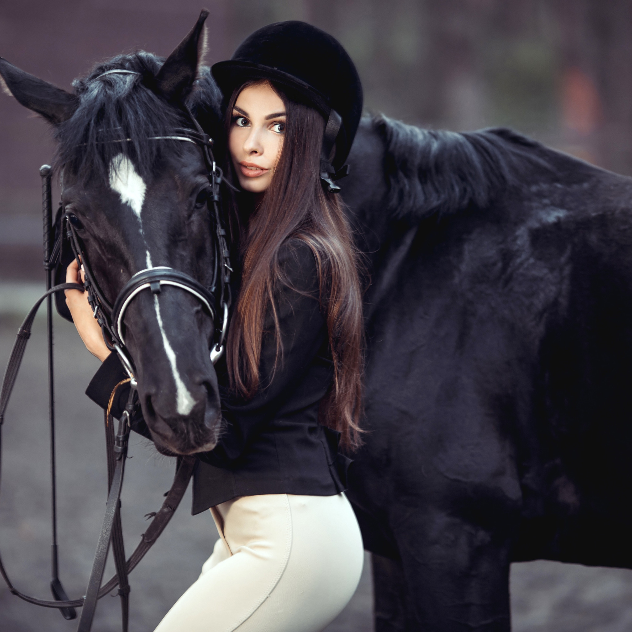 Верховая езда девушки. Кендалл Дженнер фотосессия на лошади. Девушка с лошадью. Красивая фотосессия с лошадью. Красивая девушка на лошади.