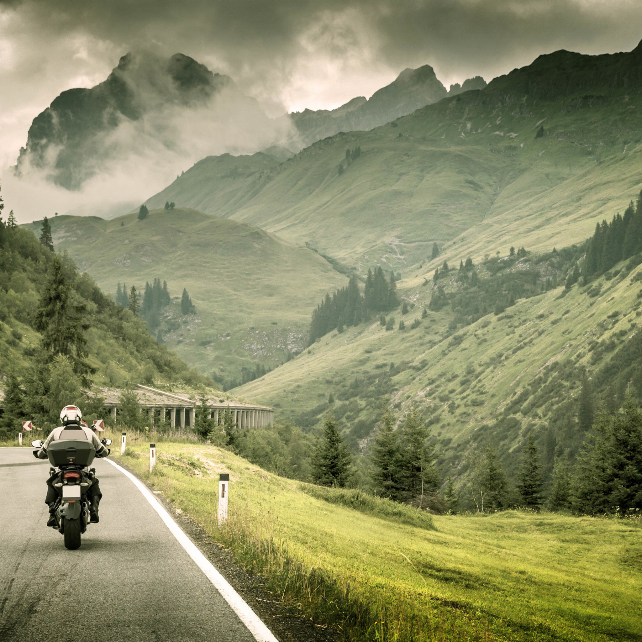 мотоцикл и горы