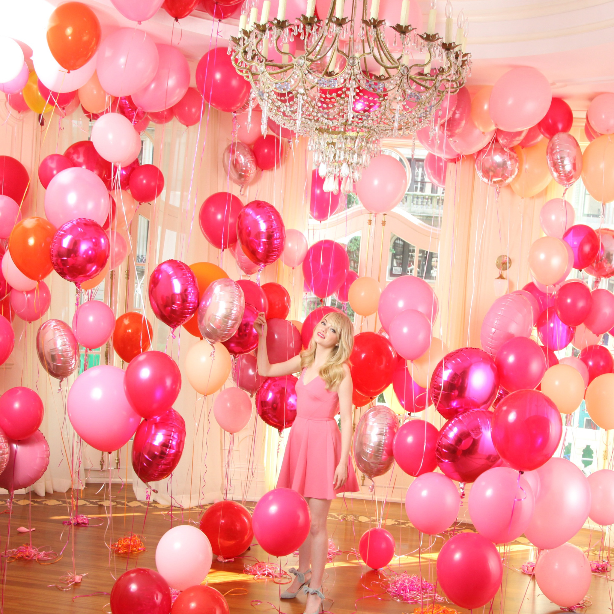 Шарики оформление картинки. Украшение комнаты шарами на день рождения. Украсить комнату шариками. Украсить комнату шариками на день рождения. Украшение комнаты розовыми шарами.